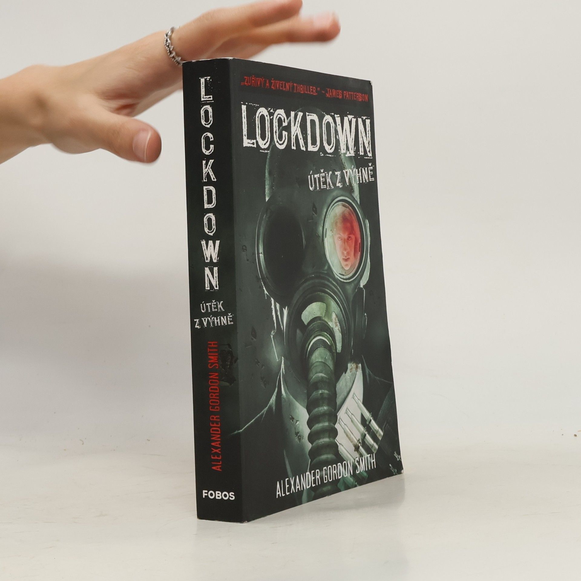 Alexander Gordon Smith Lockdown