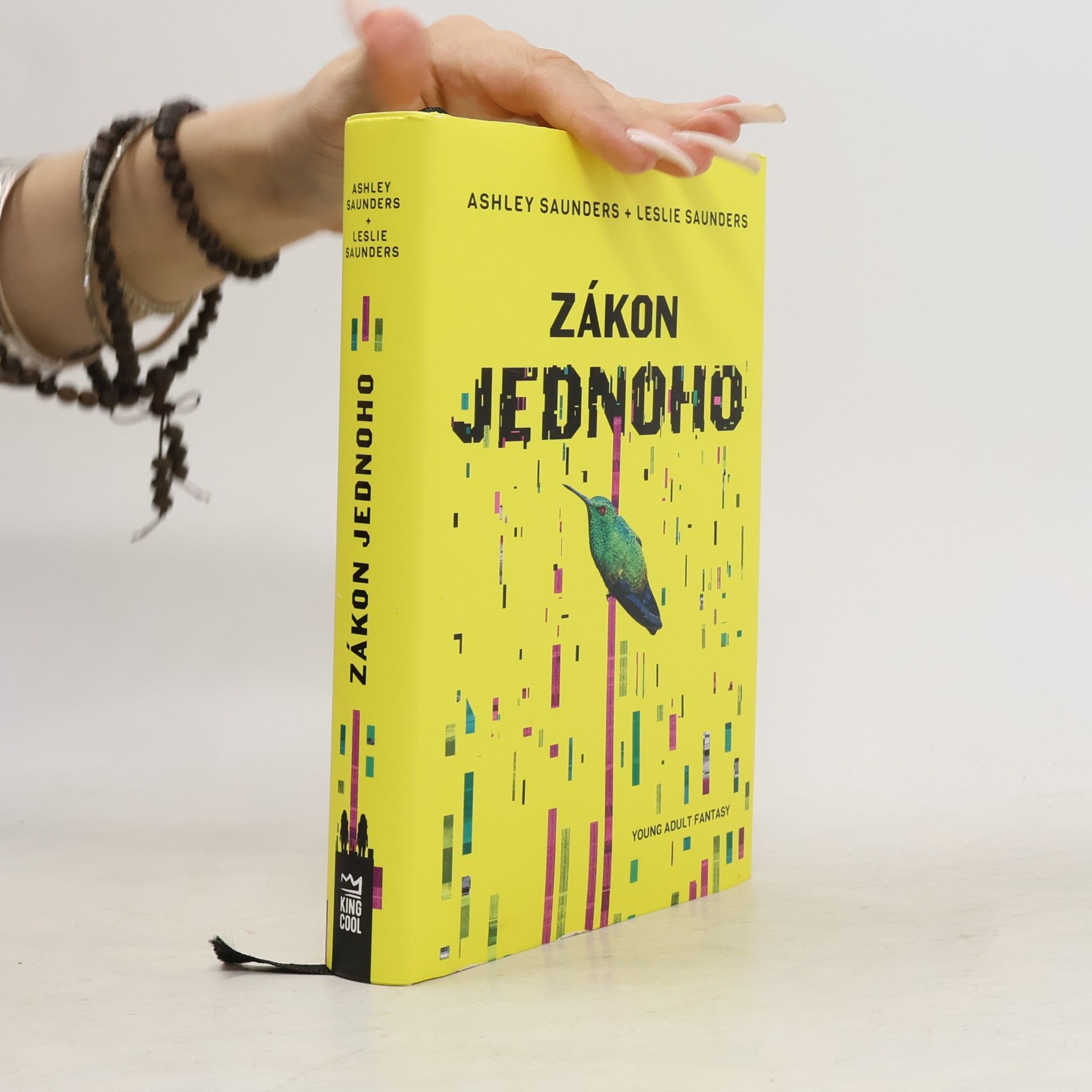 Leslie Saunders Zákon jednoho