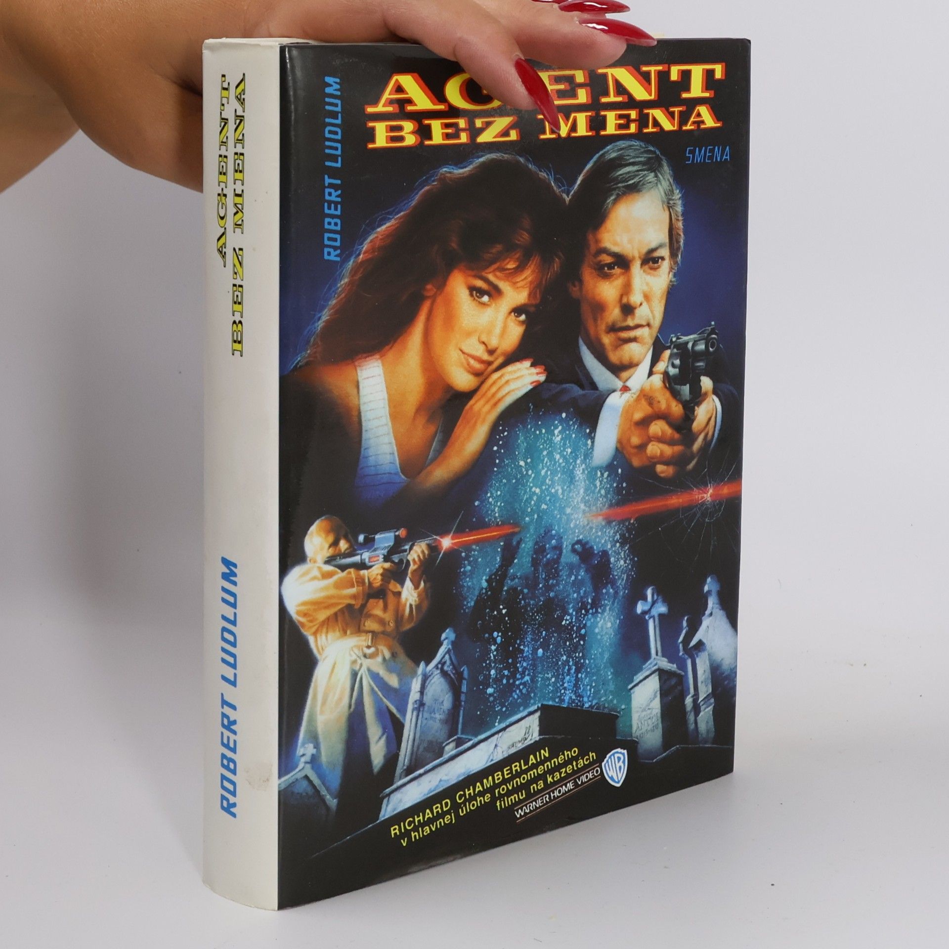 Robert Ludlum Agent bez mena