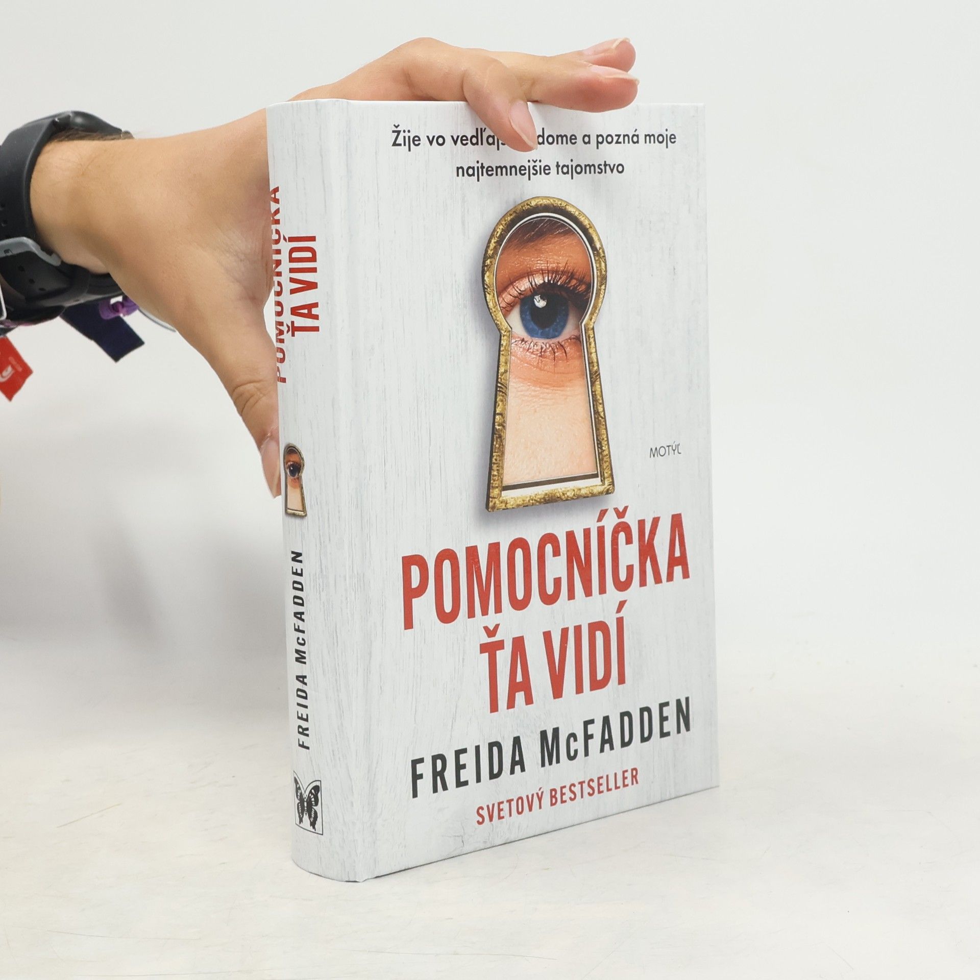 Freida McFadden Pomocníčka ťa vidí