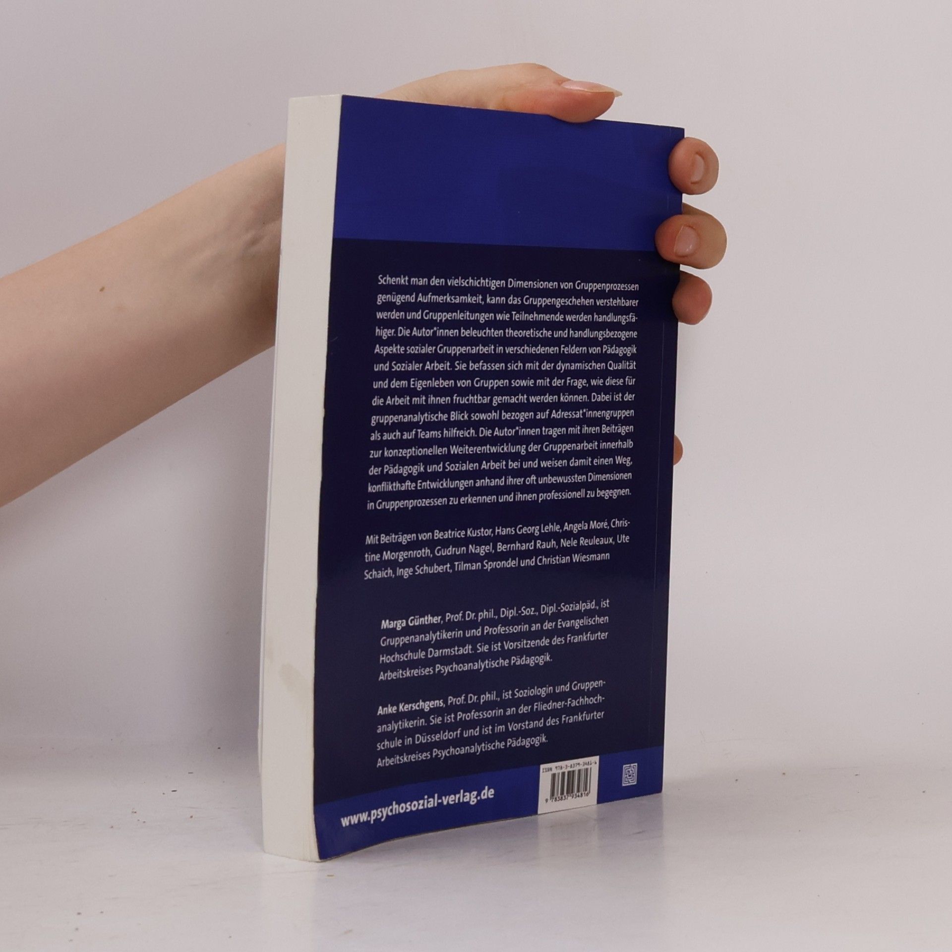 Mit Gruppen arbeiten: Gruppenanalytische Perspektiven für Pädagogik und Soziale Arbeit. Jahrbuch für Psychoanalytische Pädagogik 32