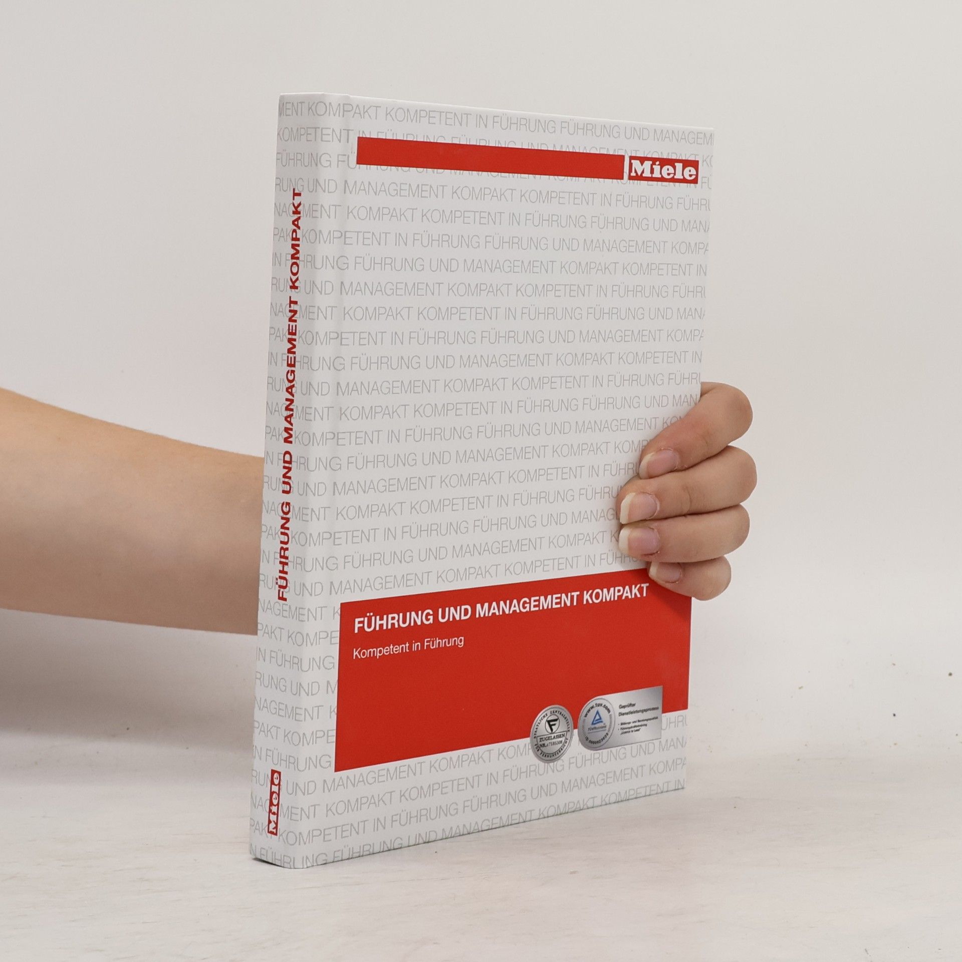 Autorenkollektiv Führung und Management kompakt