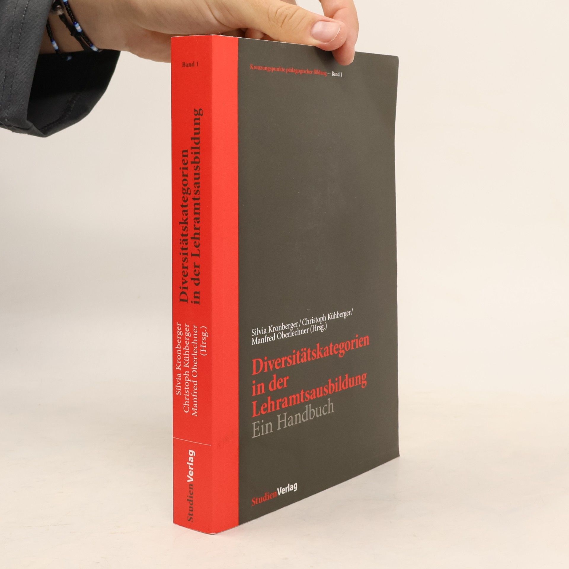 Silvia Kronberger Kreuzungspunkte pädagogischer Bildung - 1: Diversitätskategorien in der Lehramtsausbildung
