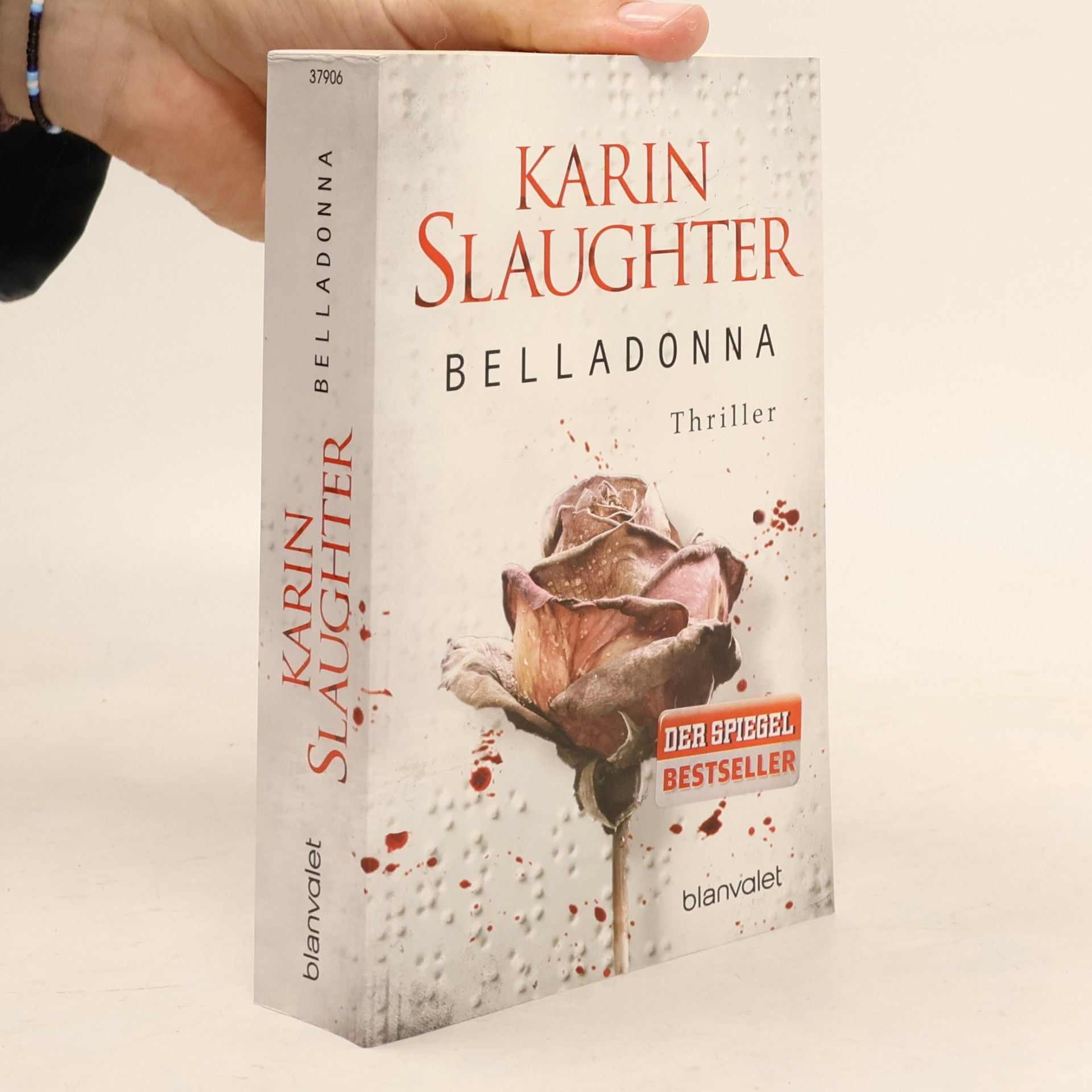 Karin Slaughter Belladonna