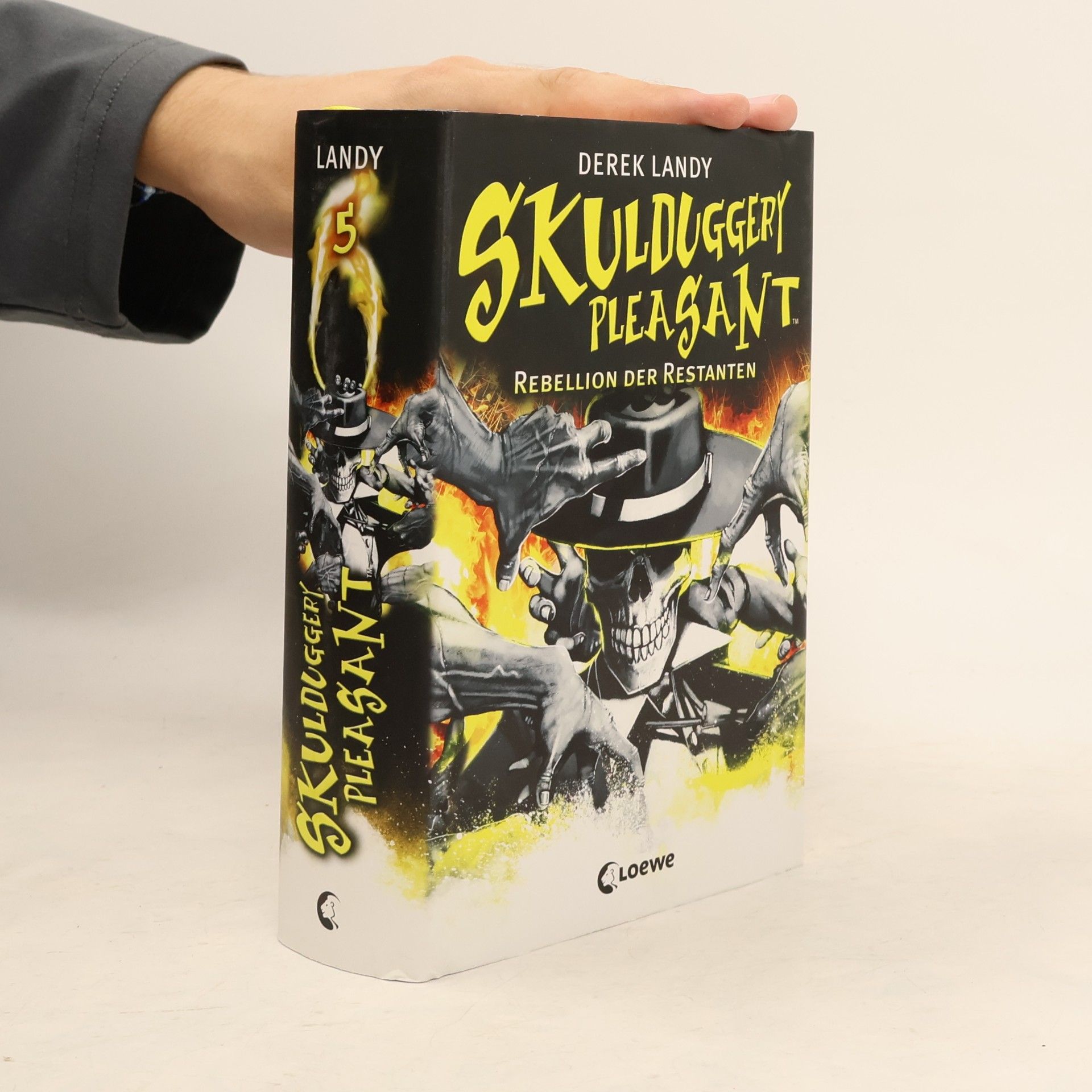 Derek Landy Skulduggery Pleasant 5