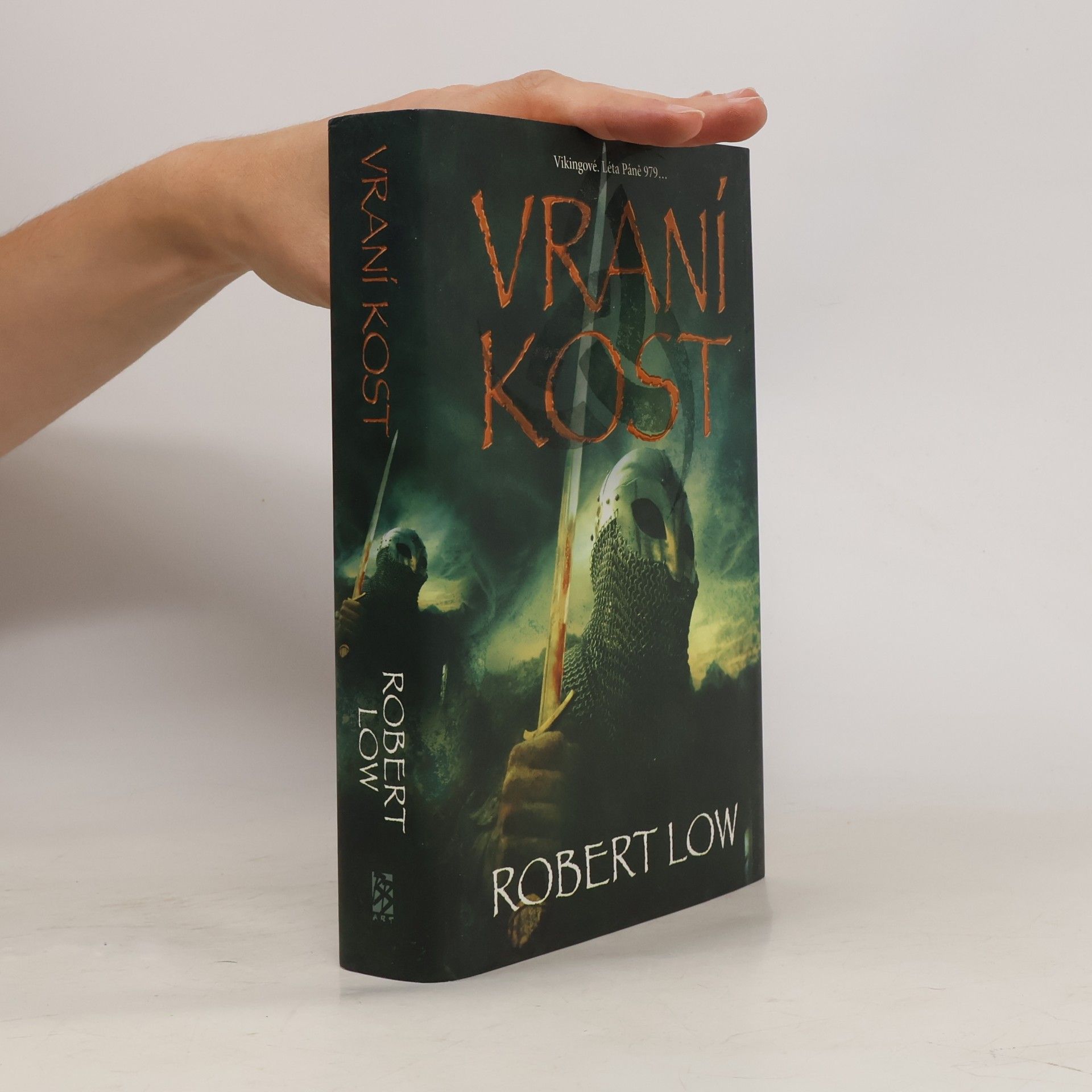 Robert Low Vraní kost