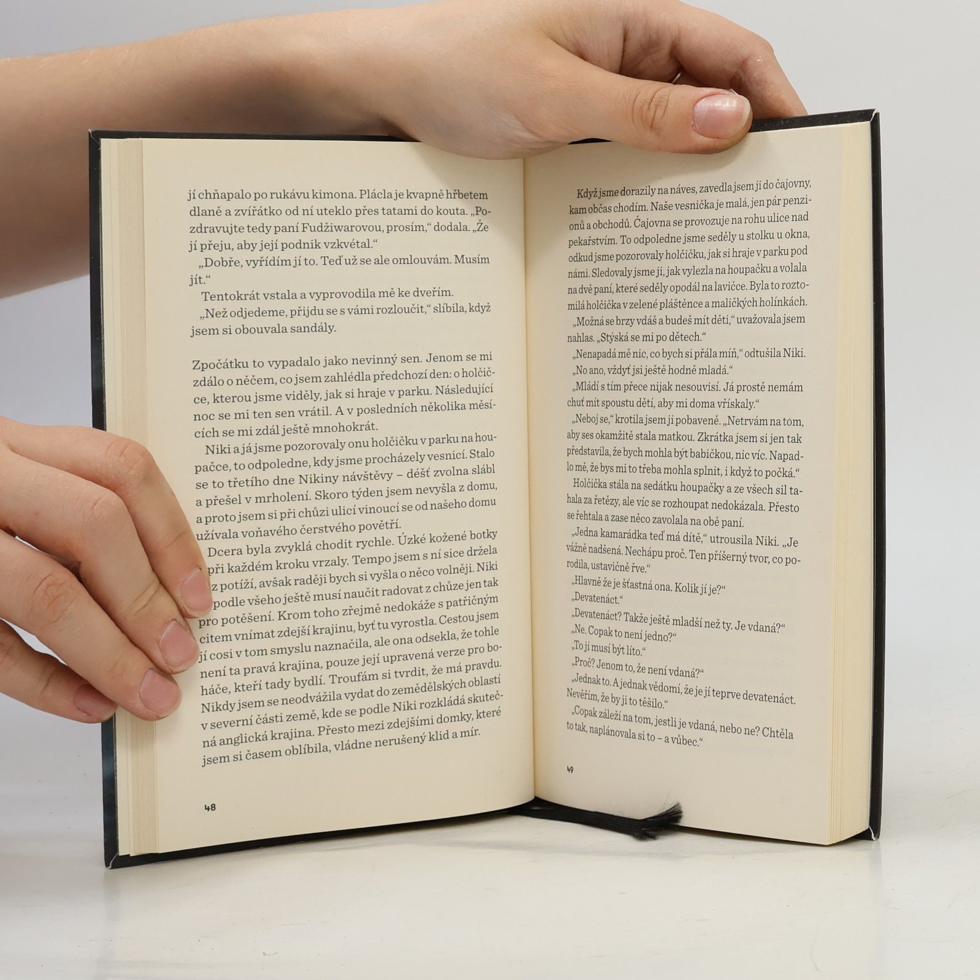 Kazuo Ishiguro Vybledlá krajina s kopci