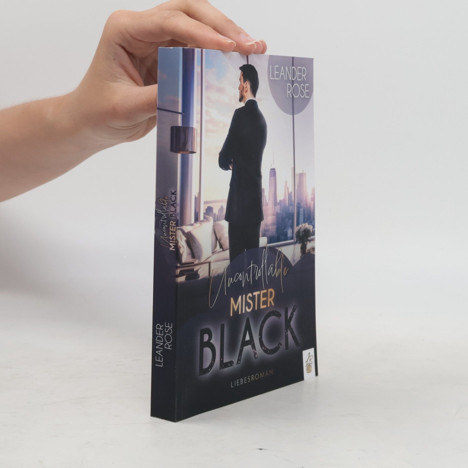 Leander Rose Uncontrollable Mister Black