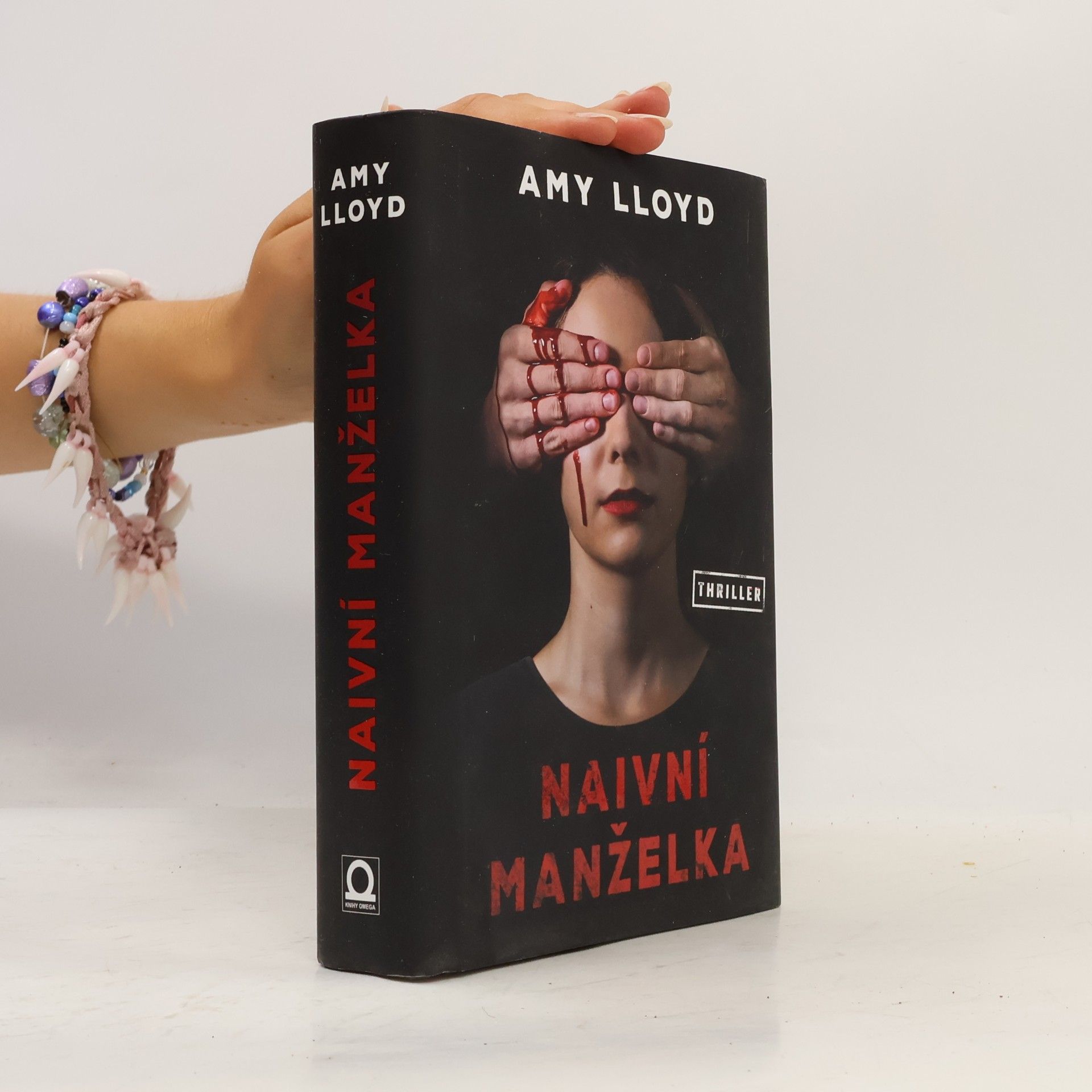 Amy Lloyd Naivní manželka