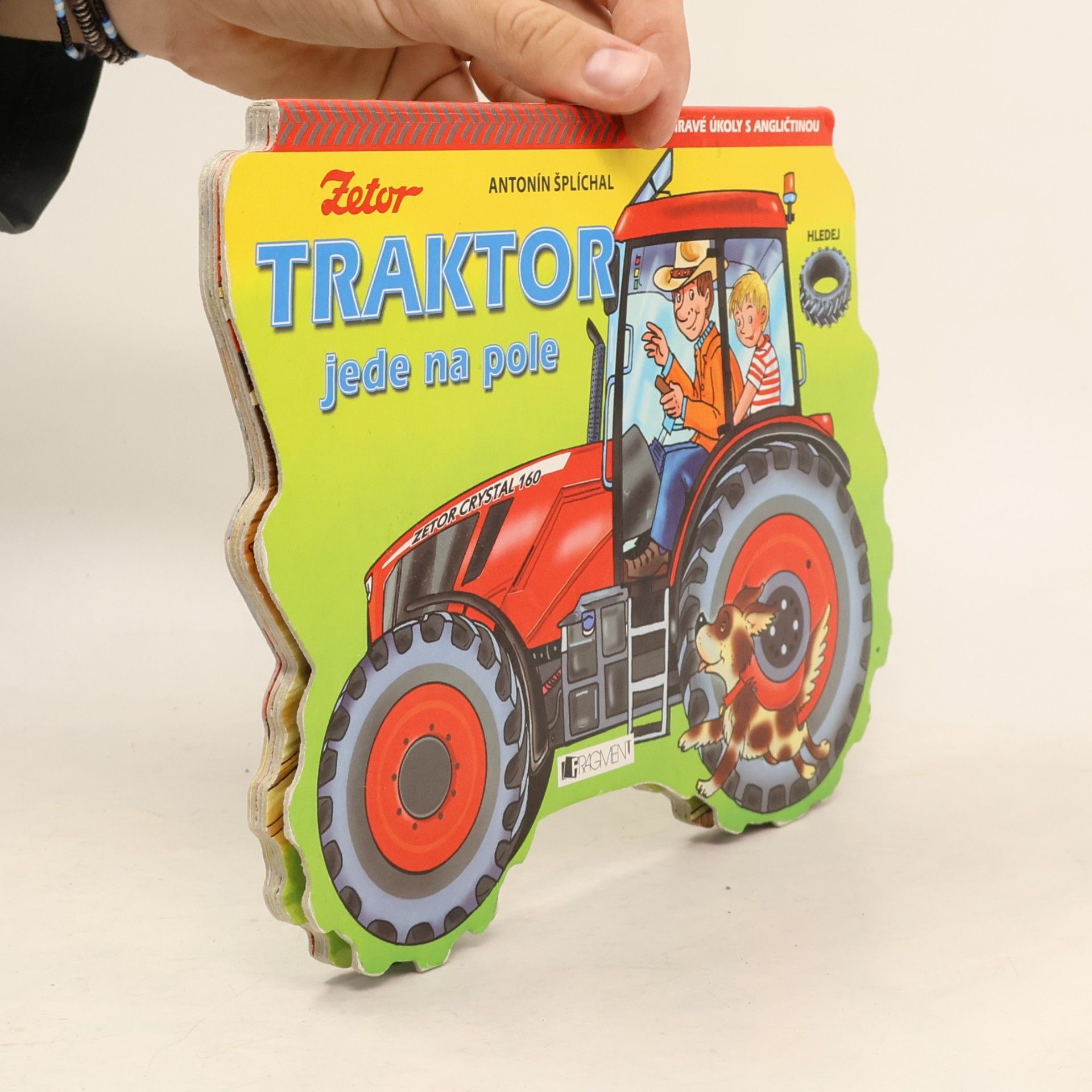 Antonín Šplíchal Traktor jede na pole