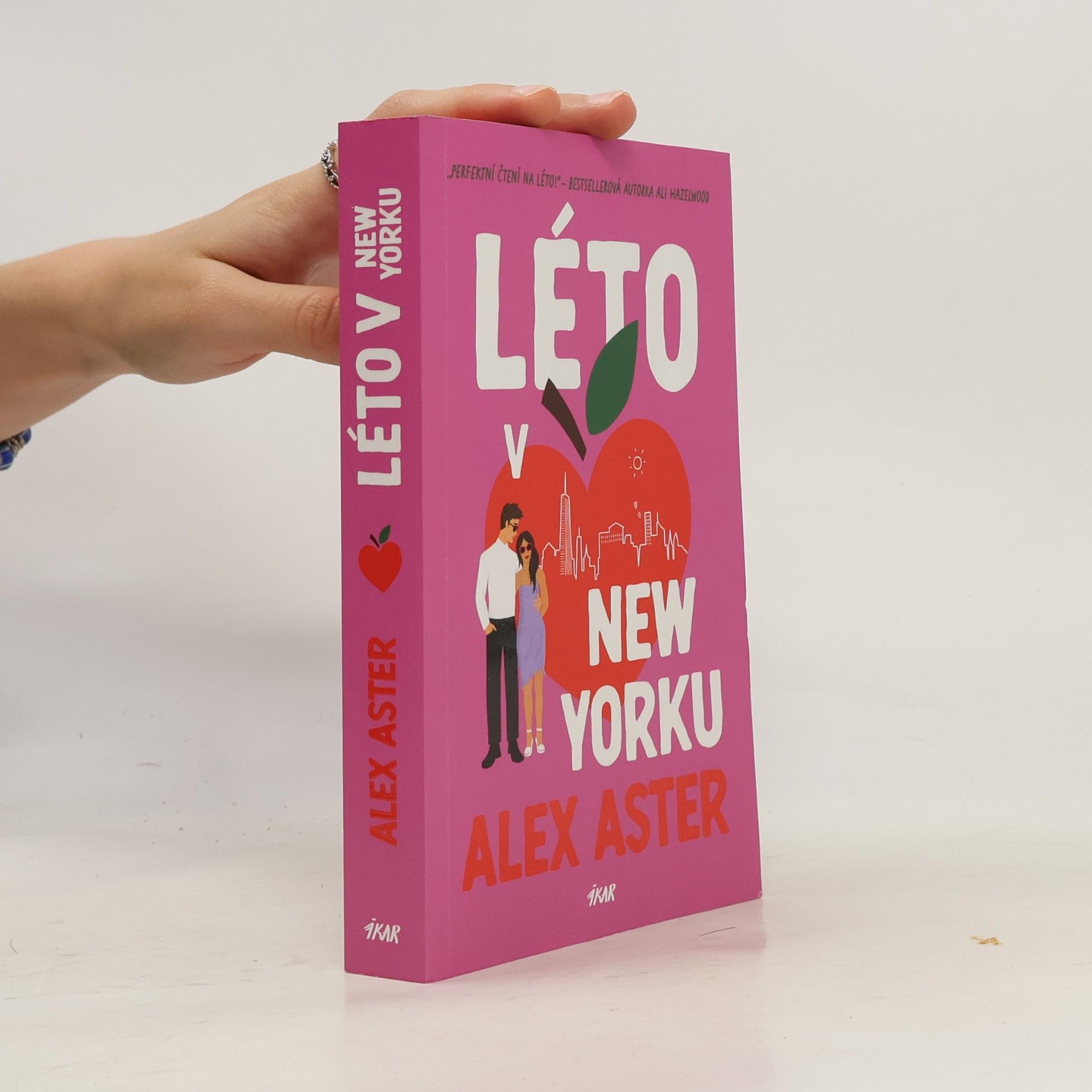 Alex Aster Léto v New Yorku