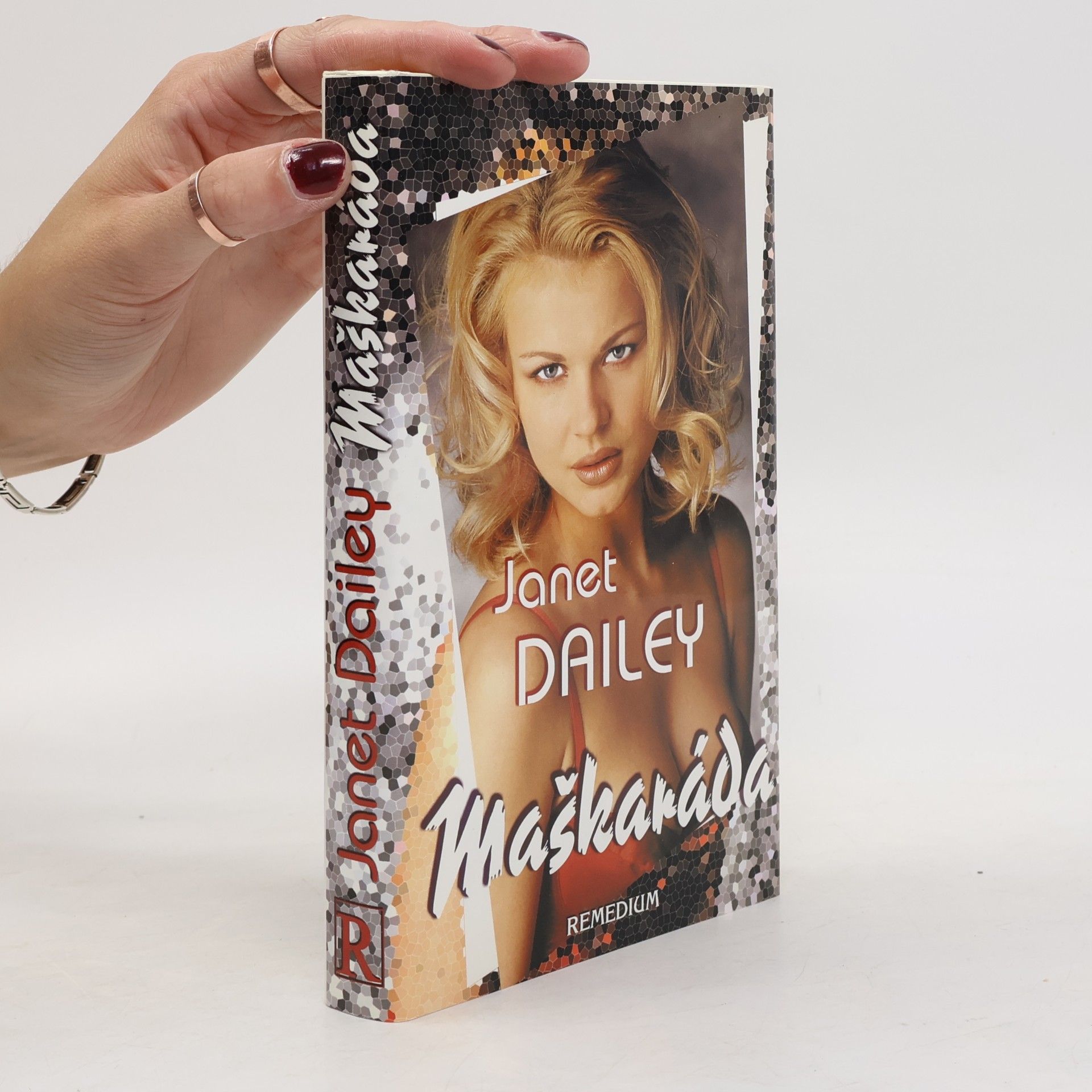 Janet Dailey Maškaráda