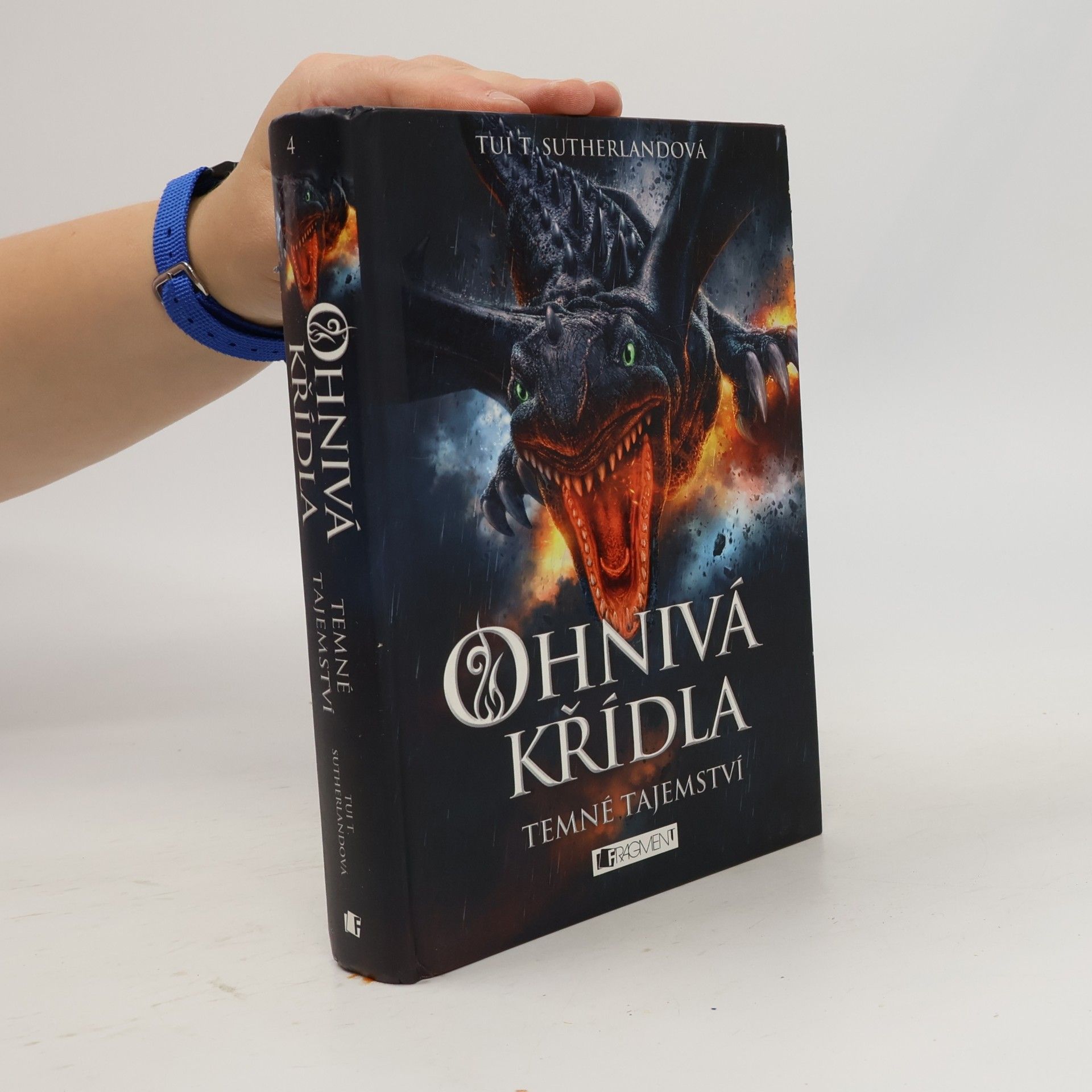 Tui Sutherland Ohnivá křídla. Temné tajemství.