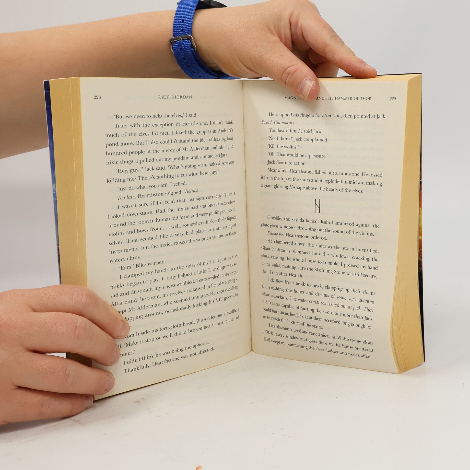Rick Riordan Magnus Chase and the Hammer of Thor