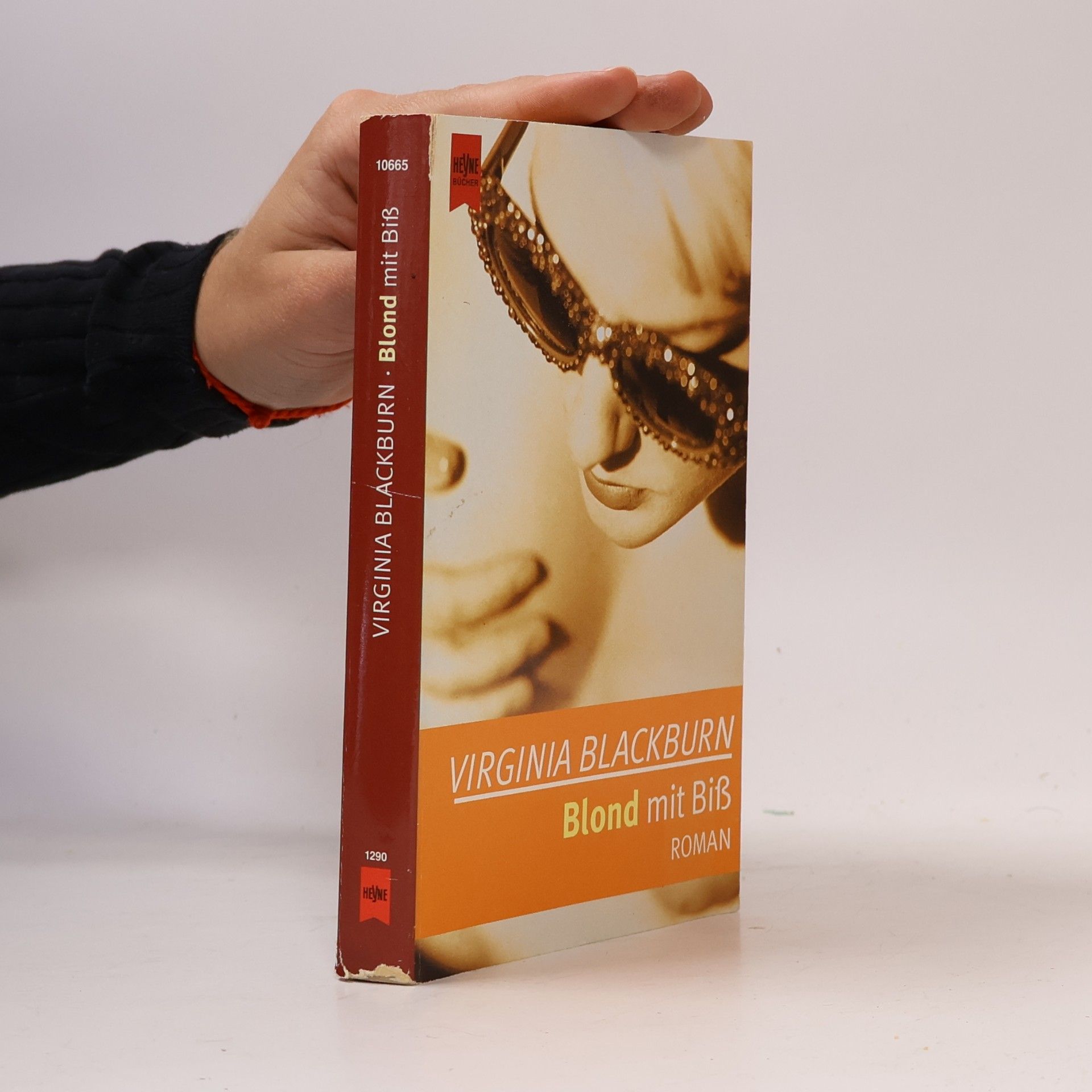 Virgnia Blackburn Blond mit Biß