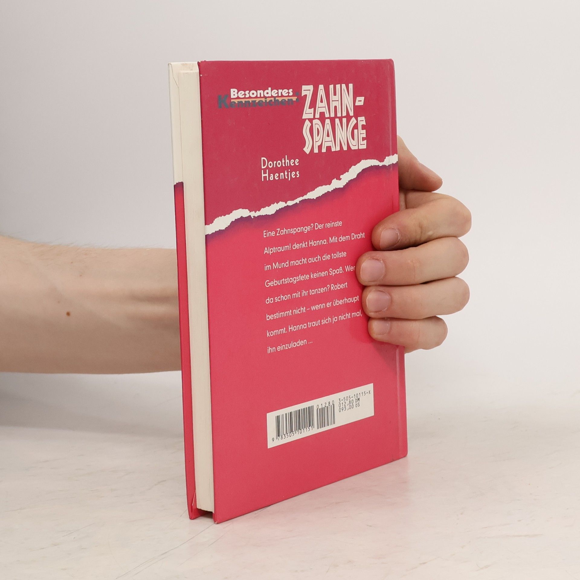 Dorothee Haentjes Besonderes Kennzeichen: Zahnspange