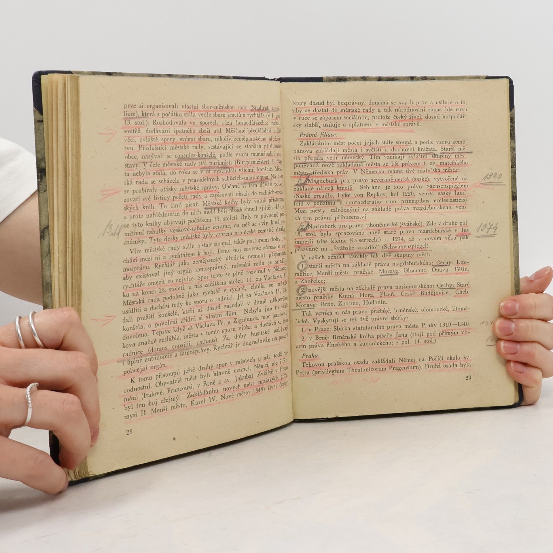 František Čáda Přehled dějin veřejného práva ve střední Evropě