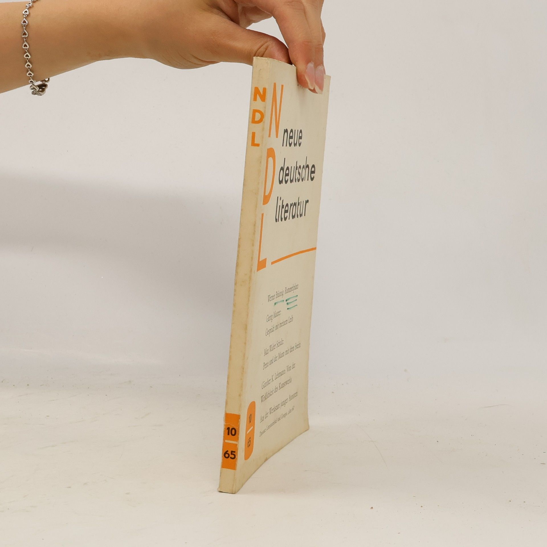 kolektiv Neue deutsche literatur