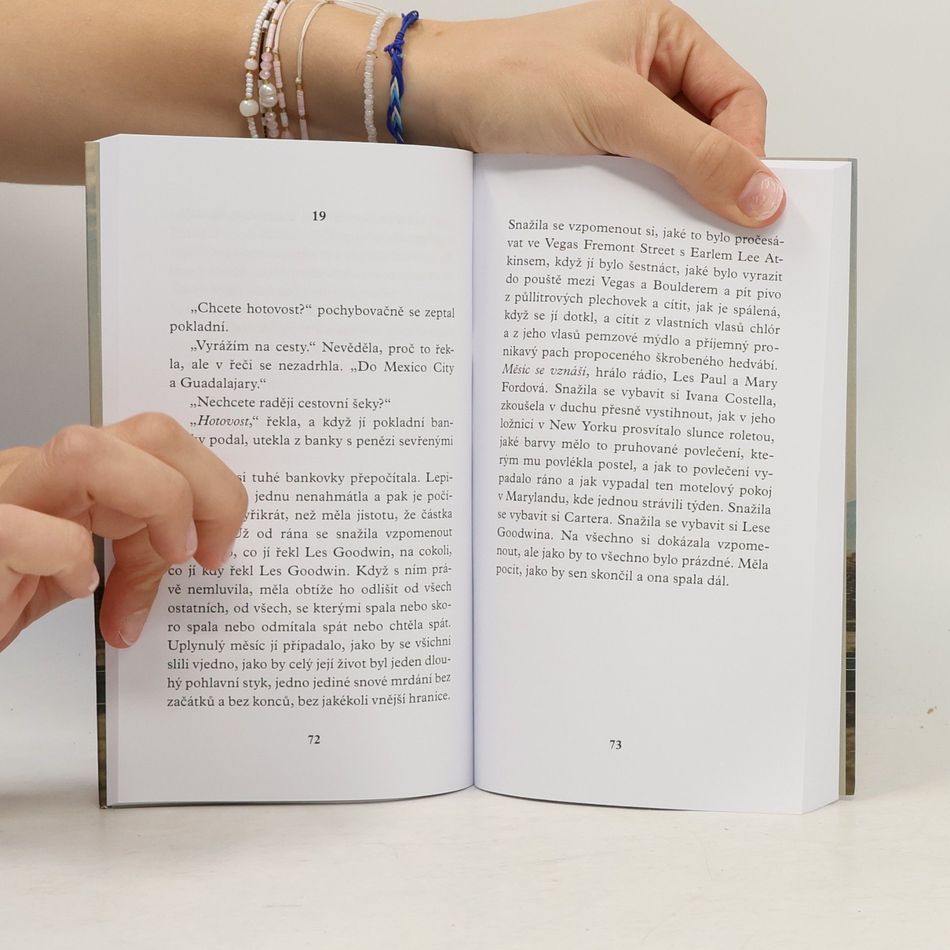 Joan Didion Lízni si a hrej