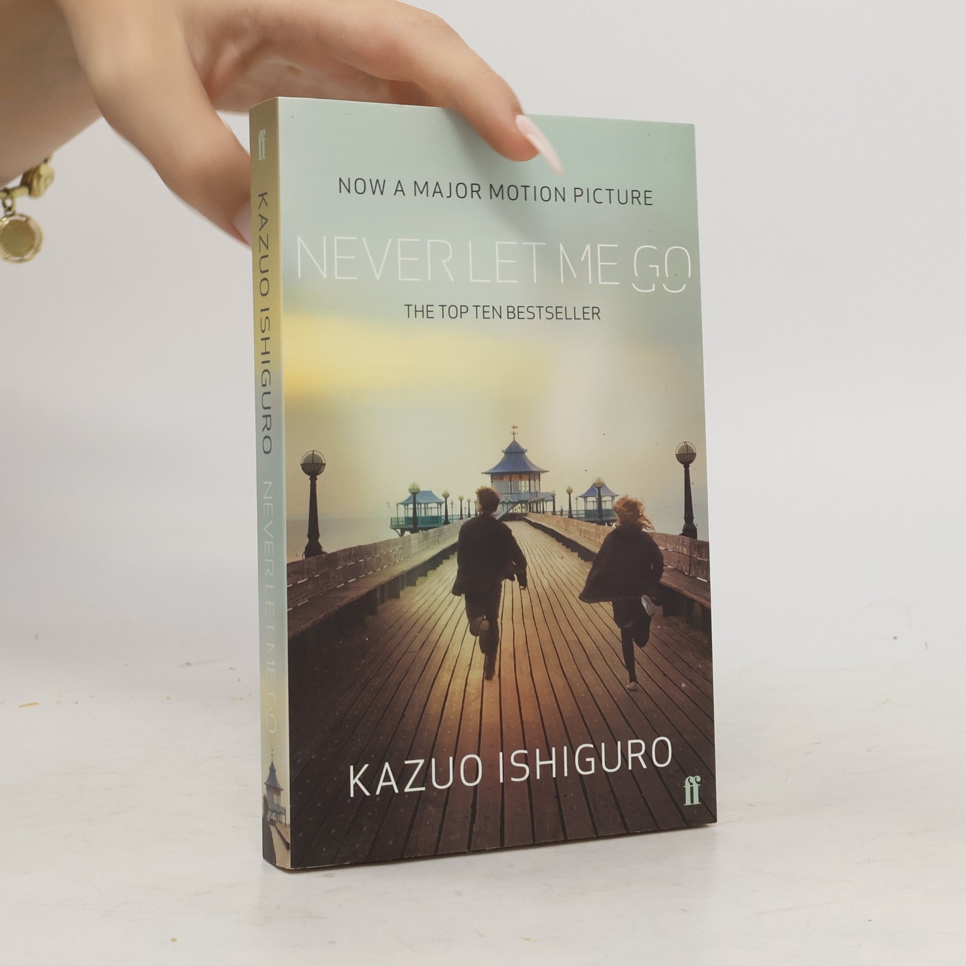 Kazuo Ishiguro Never Let Me Go