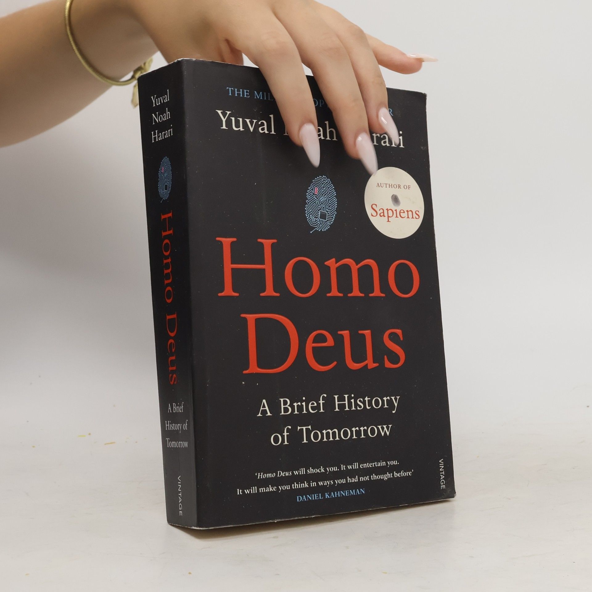 Yuval Harari Homo Deus. A Brief History of Tomorrow