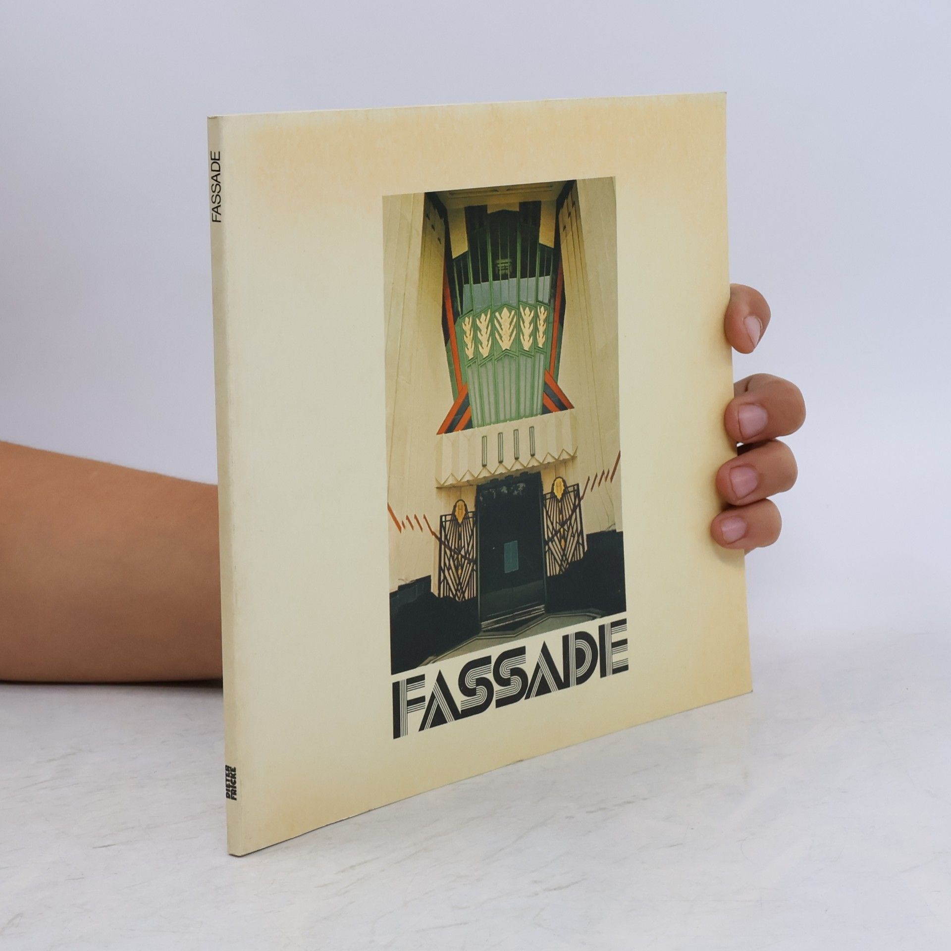 Tony Mackertich Fassade