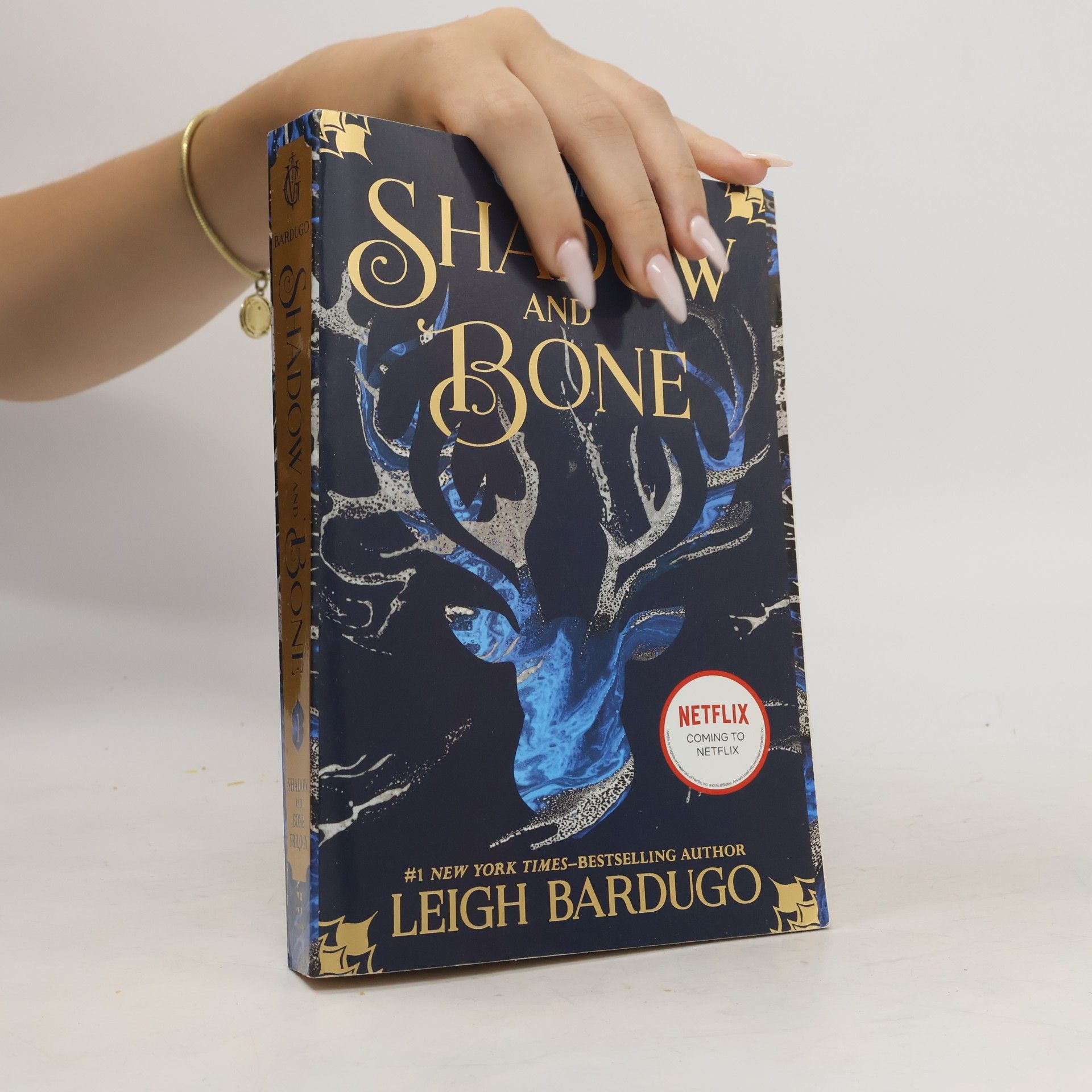 Leigh Bardugo Shadow and Bone