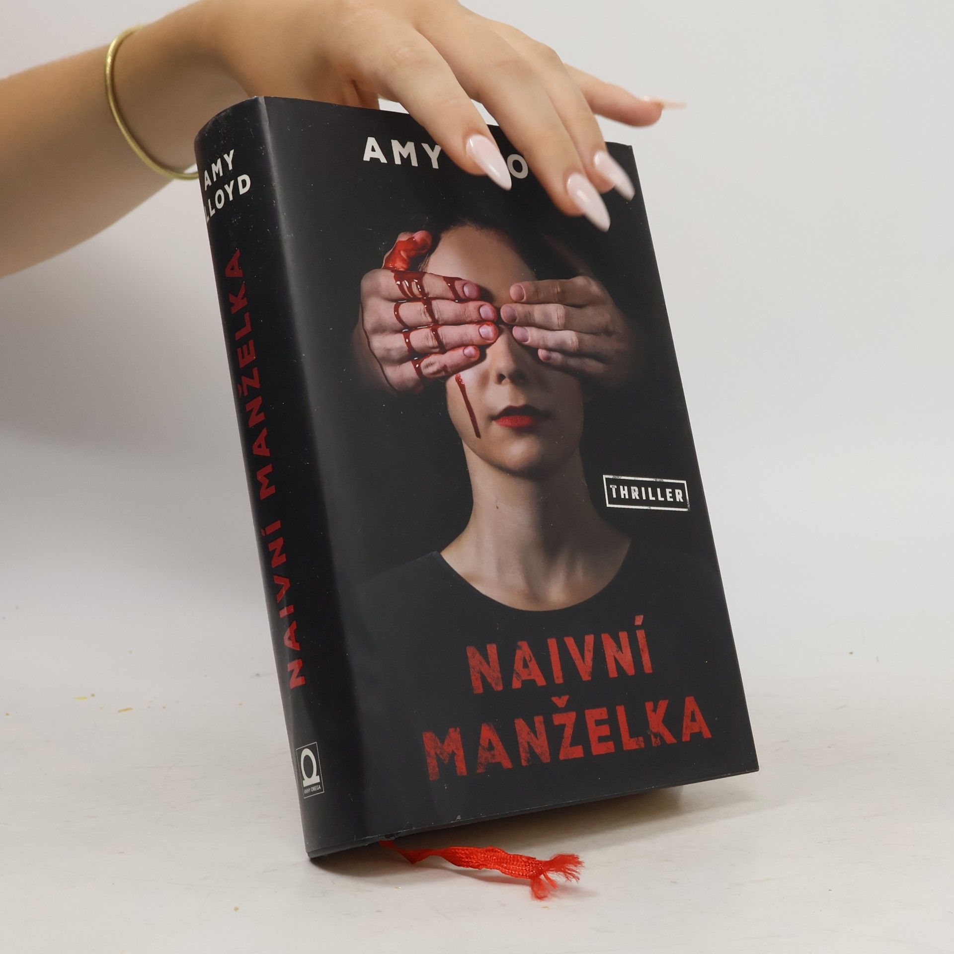 Amy Lloyd Naivní manželka