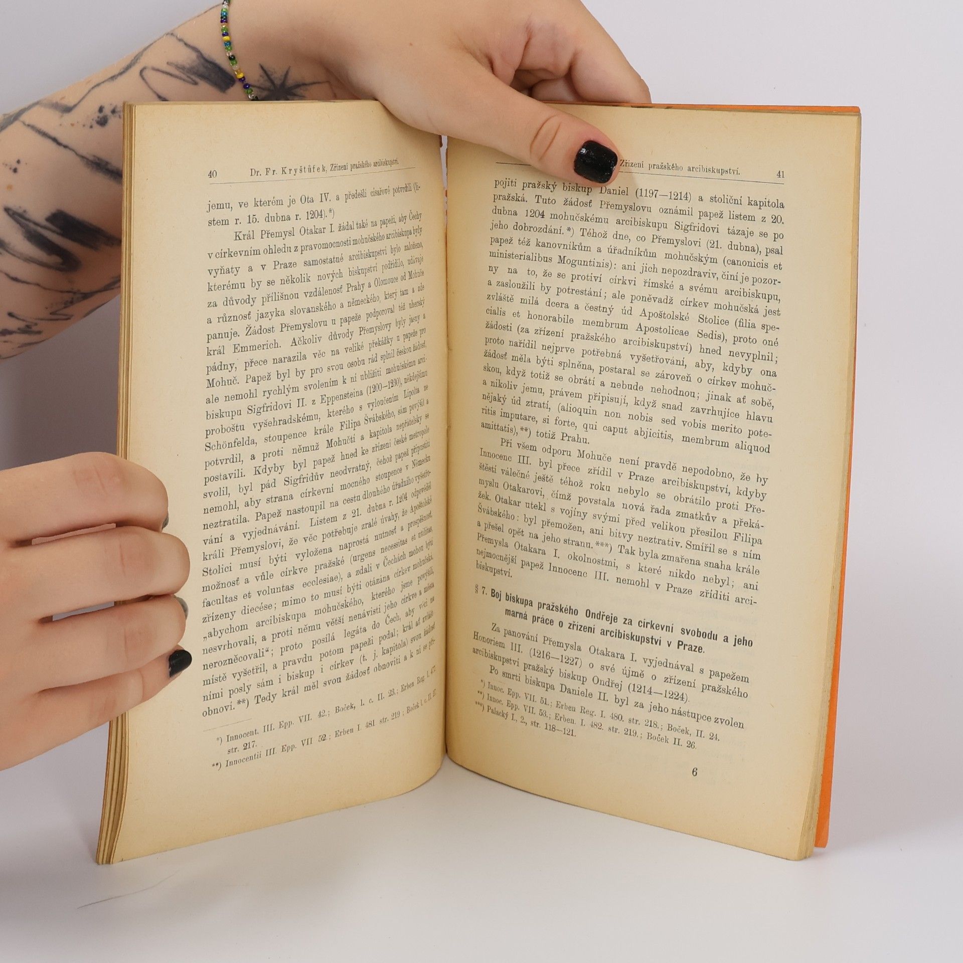 Autorenkollektiv Zřízení pražského arcibiskupství