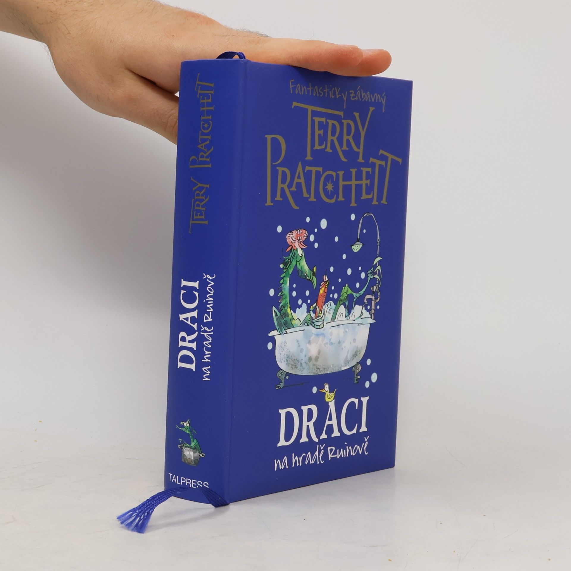 Terry Pratchett Draci na hradě Ruinově