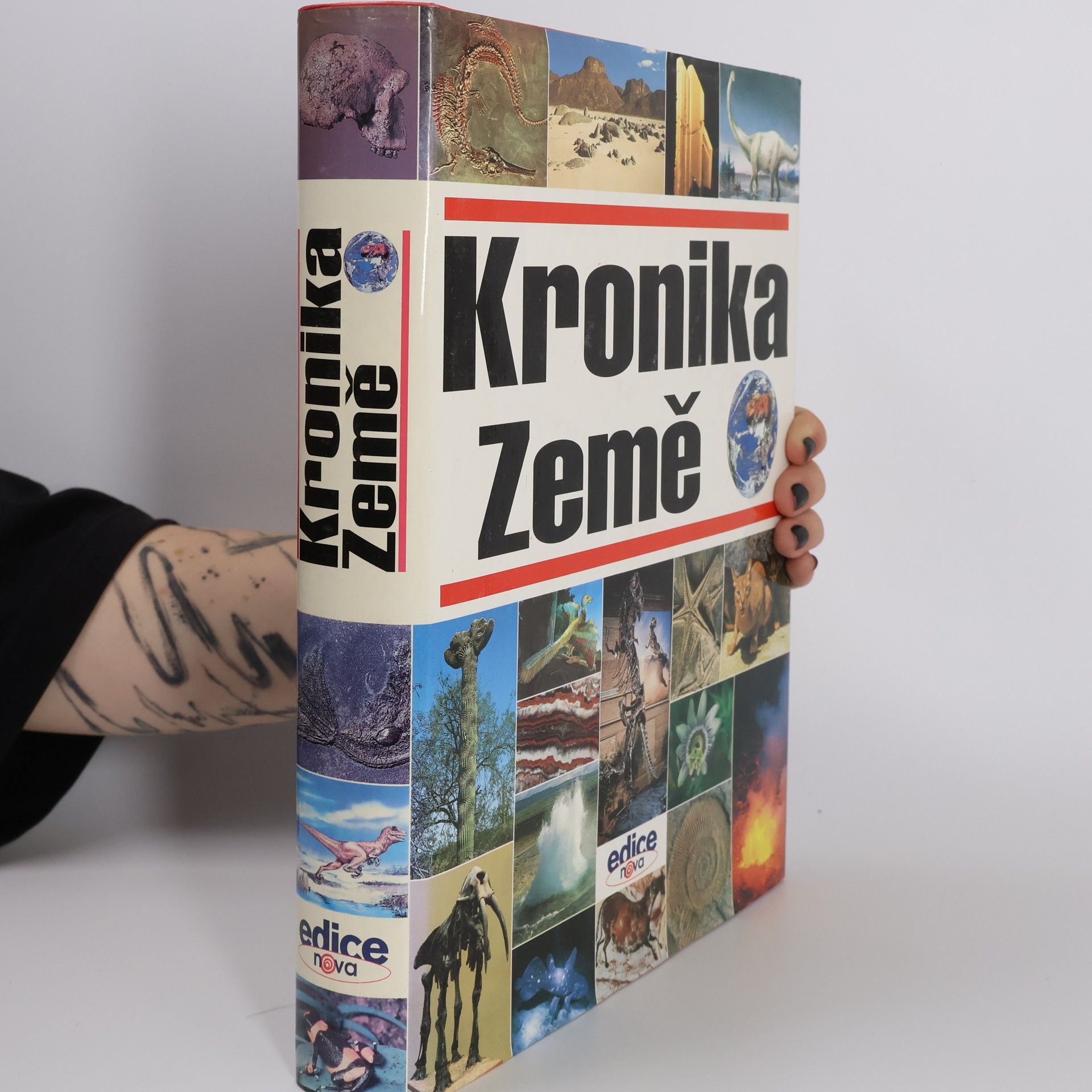 Various authors Kronika Země