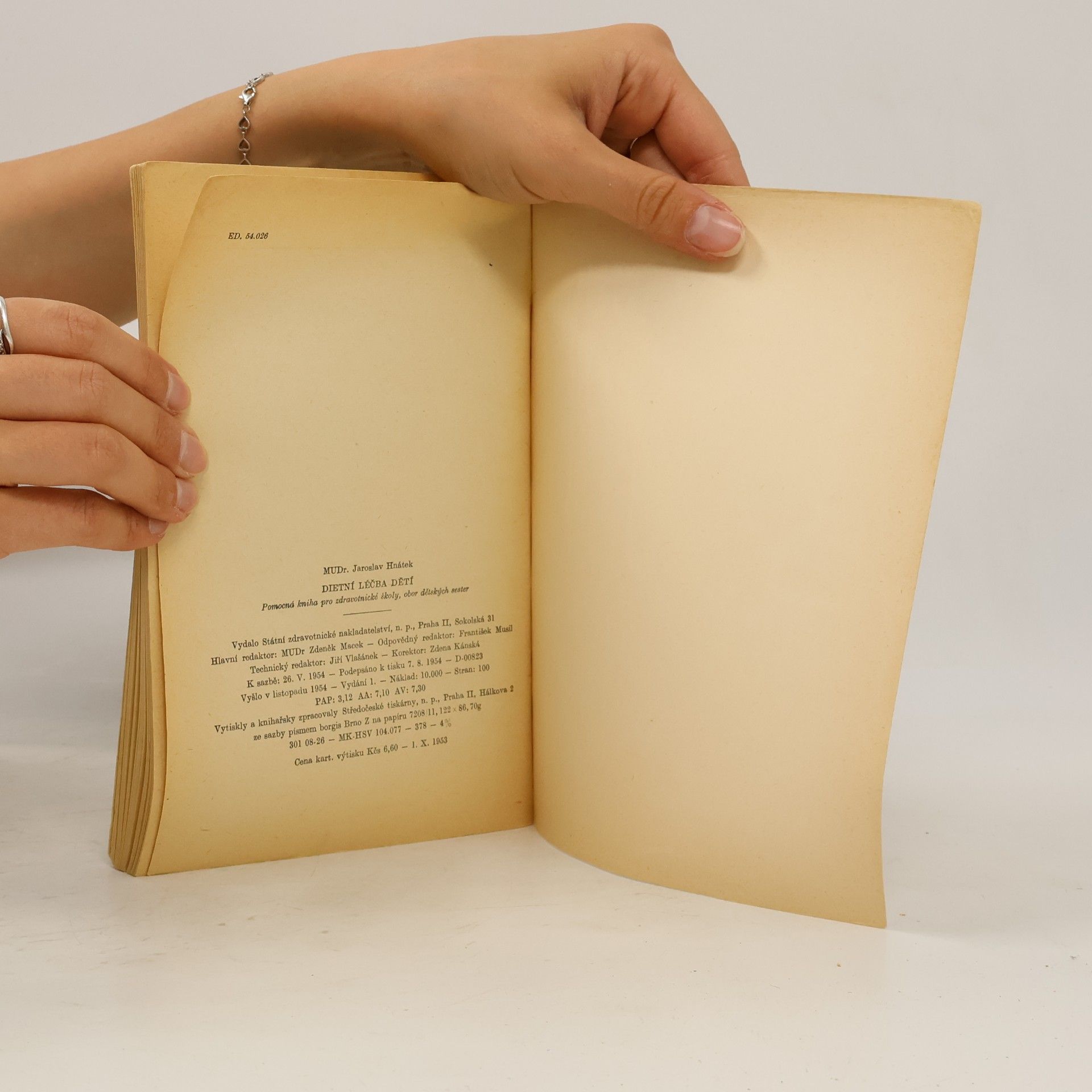 Jaroslav Hnátek Dietní léčba dětí : pomocná kniha pro zdravotnické školy obor dětských sester