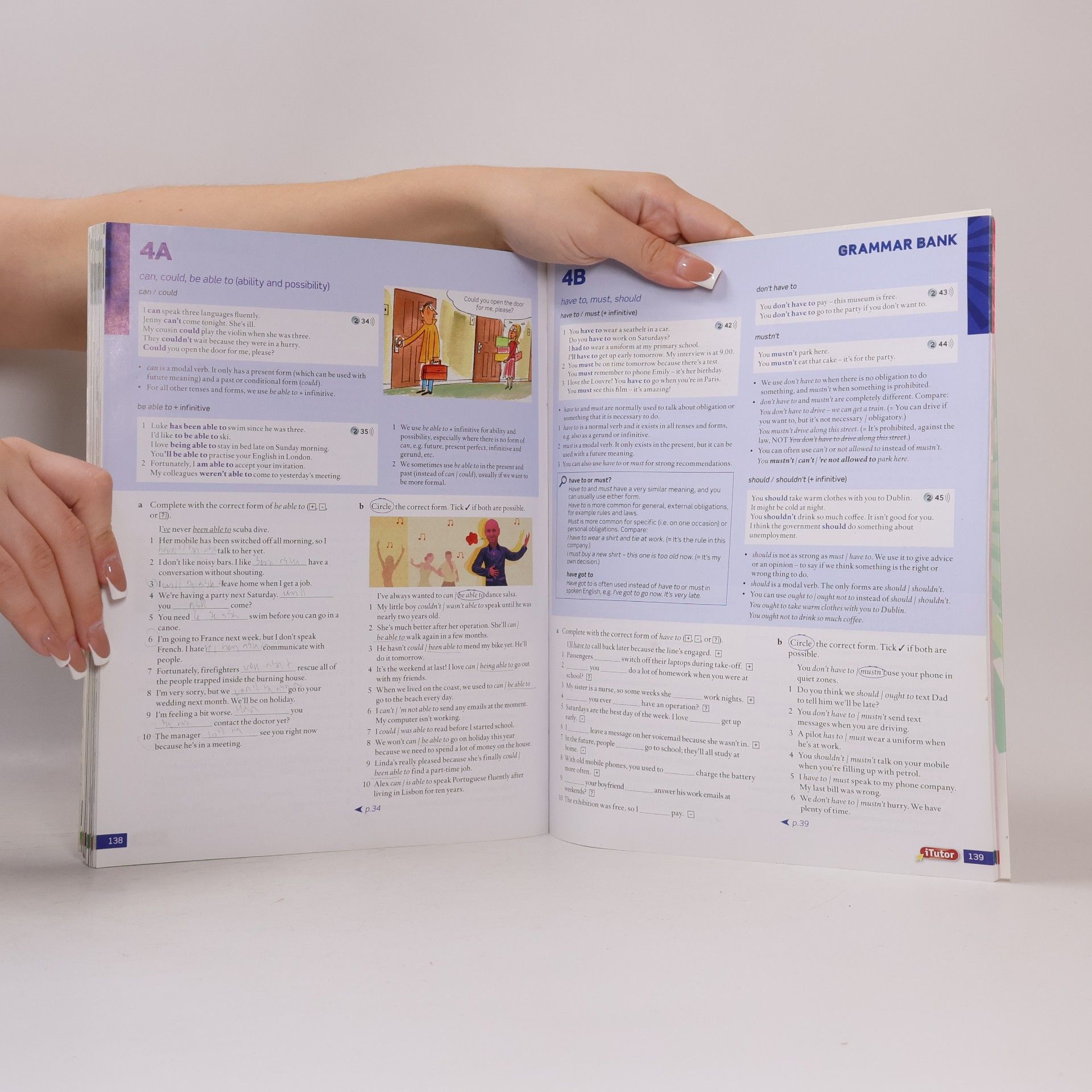 Clive Oxenden English file. Intermediate student's book