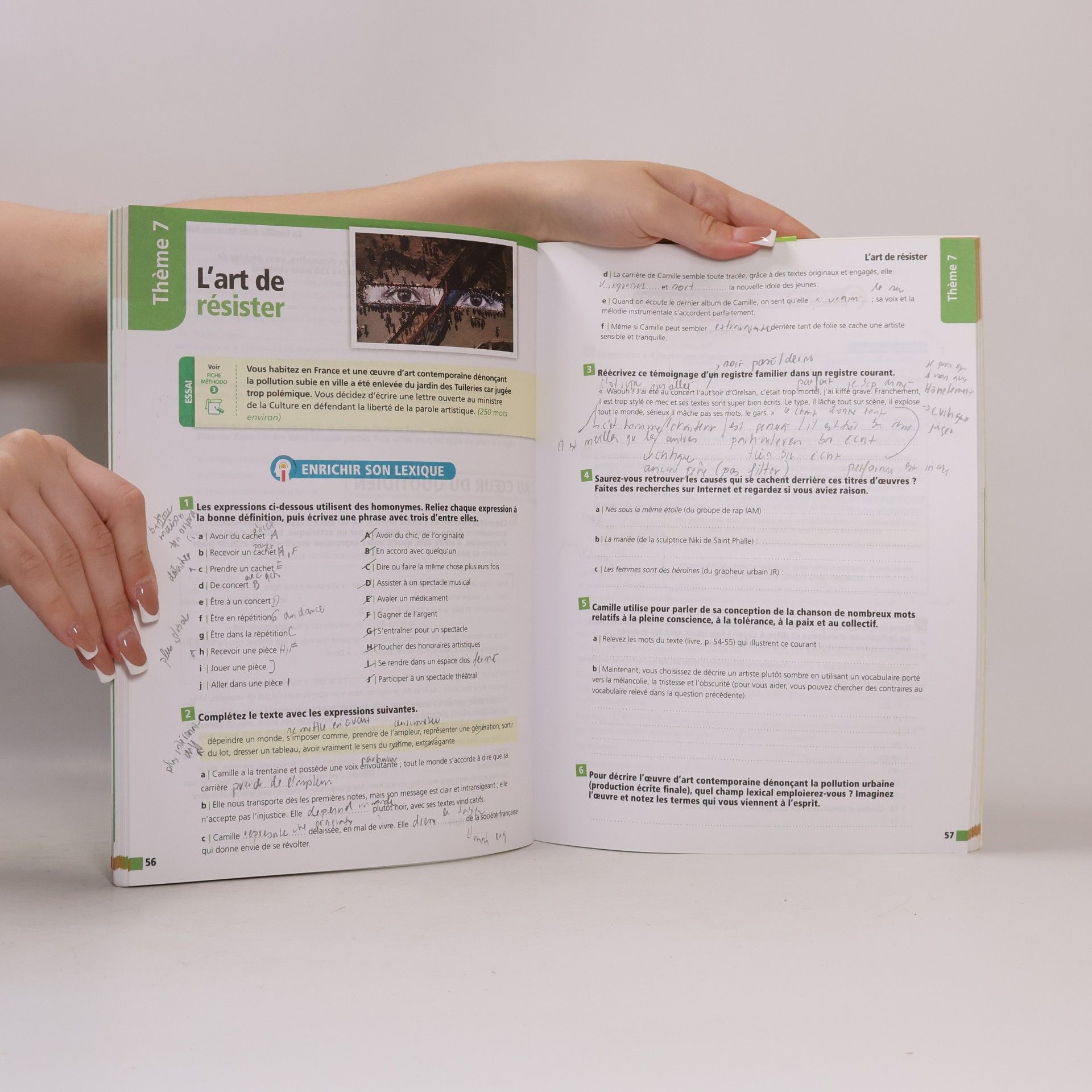 Élodie Heu Édito - C1: Cahier d'activités