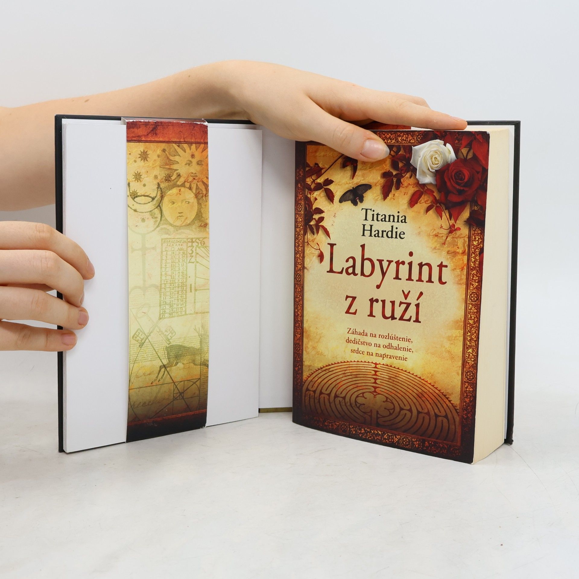 Titania Hardie Labyrint z ruží