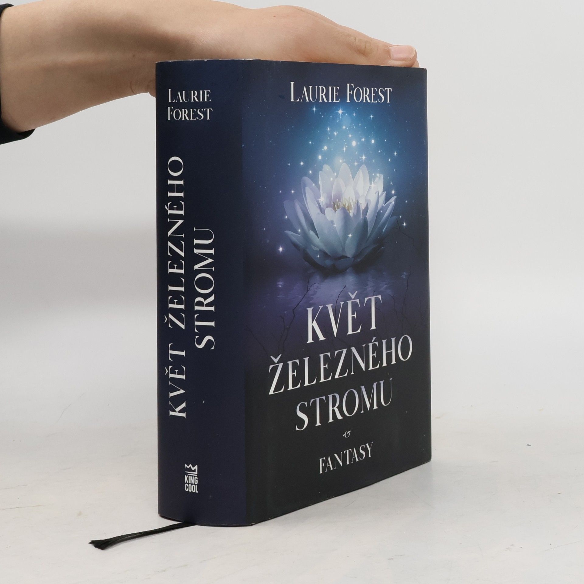 Laurie Forest Květ železného stromu