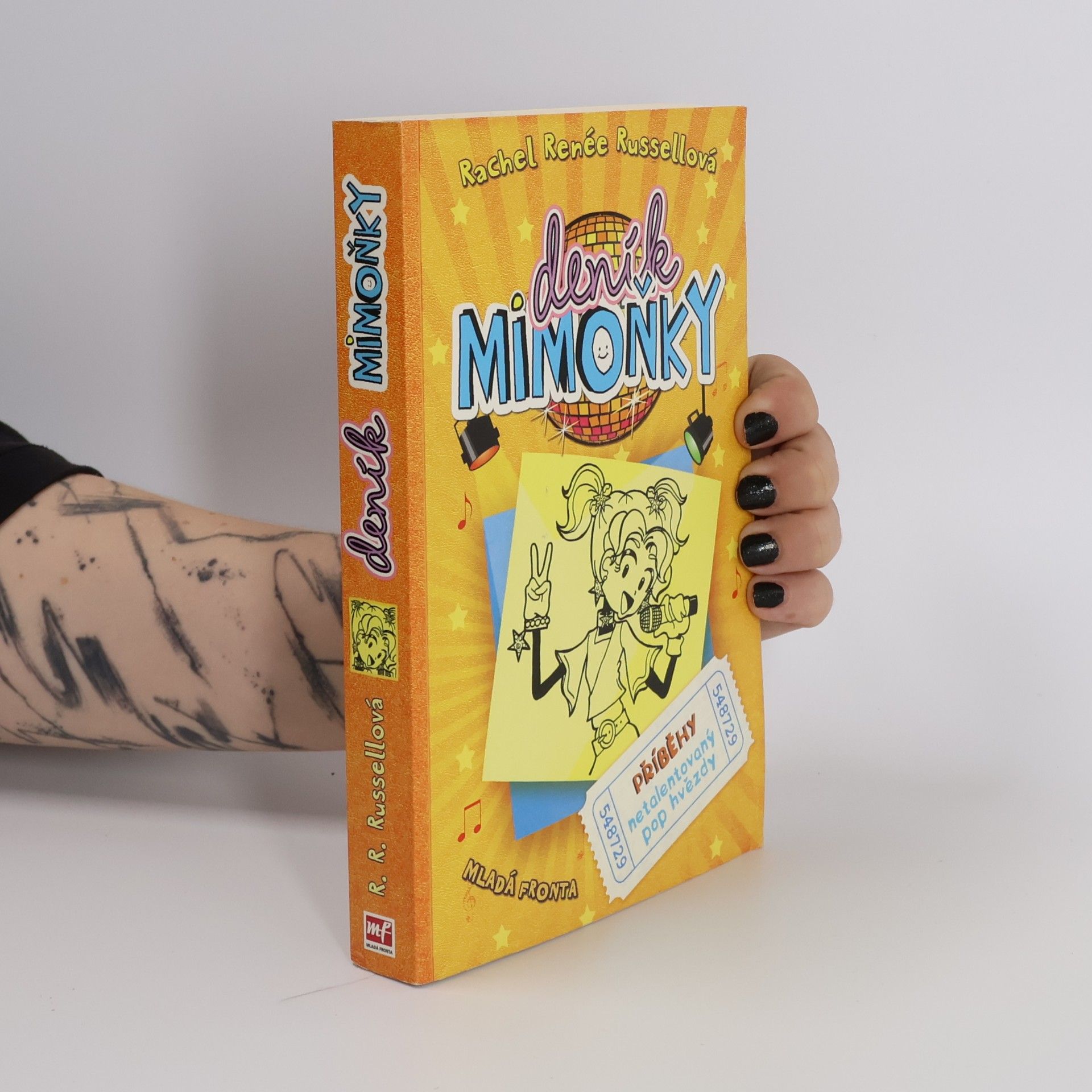 Deník mimoňky 3. Příběhy netalentovaný pop hvězdy