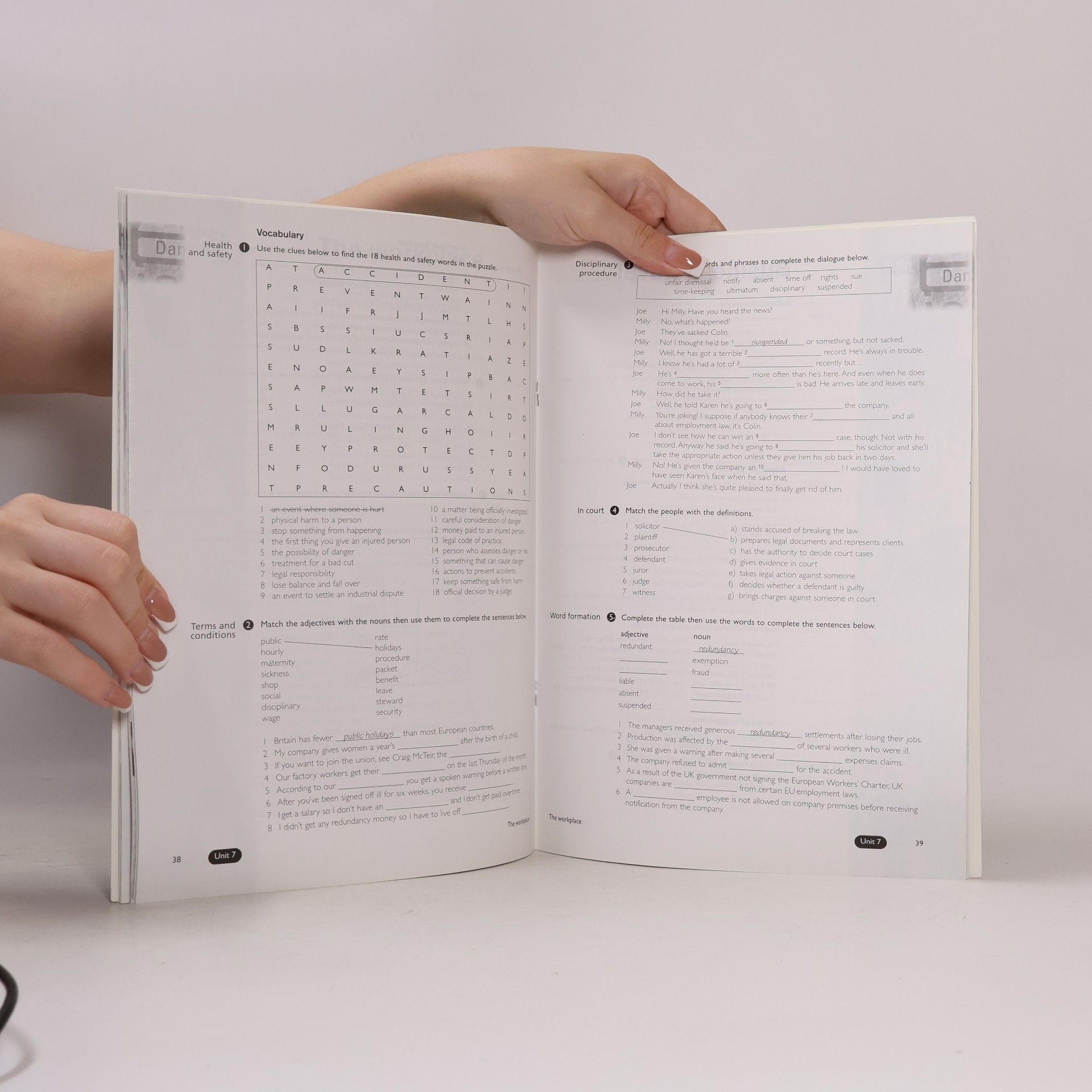 Ian Wood PASS Cambridge BEC vantage: Workbook with answer key
