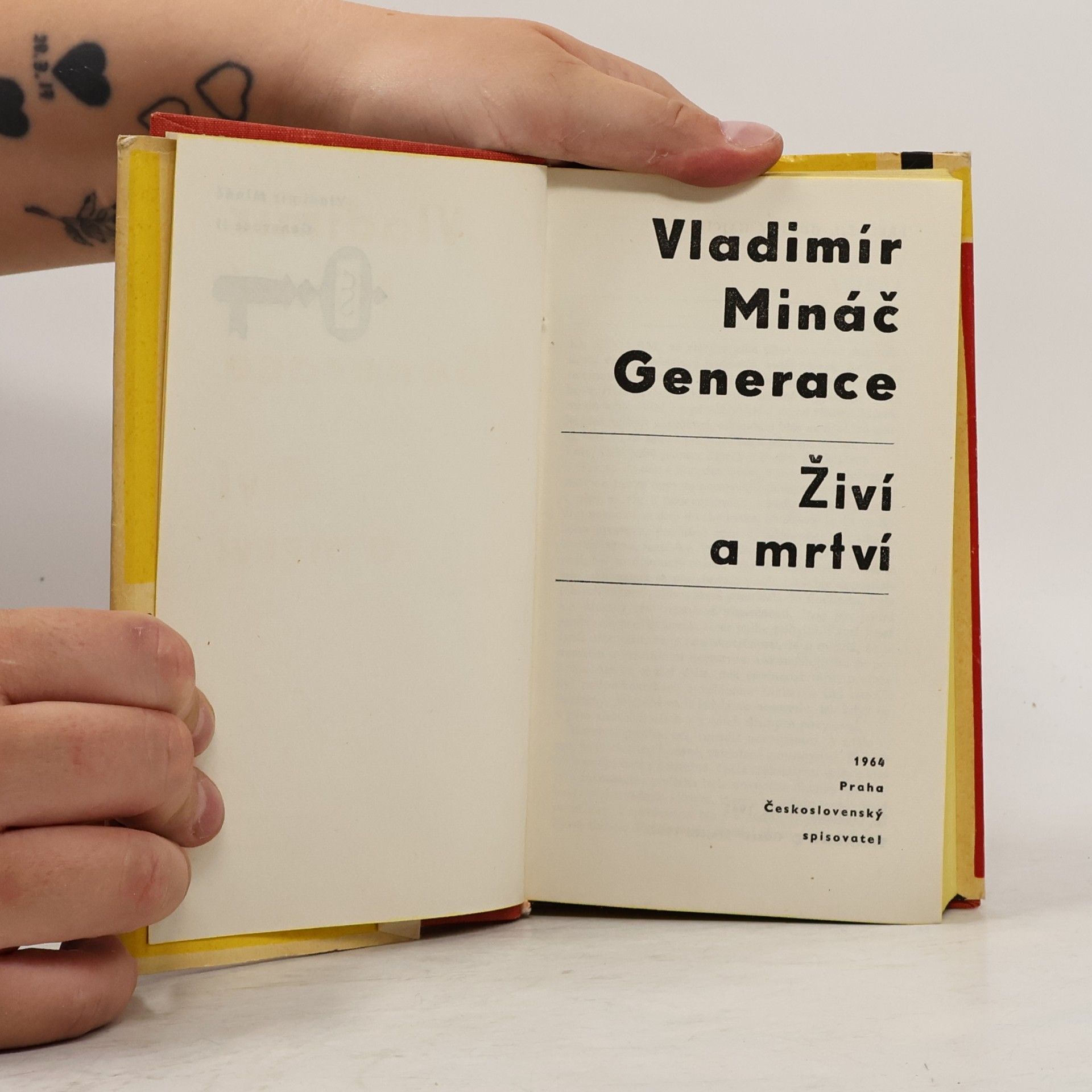Vladimír Mináč Živí a mrtví