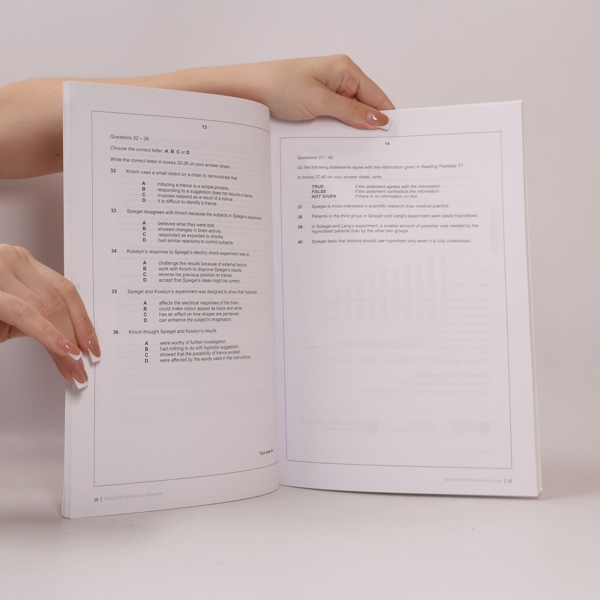 Autorenkollektiv Official IELTS practice materials
