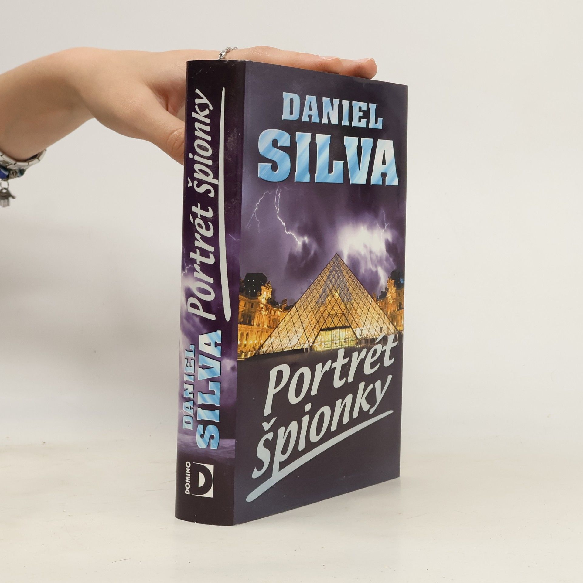 Daniel Silva Portrét špionky