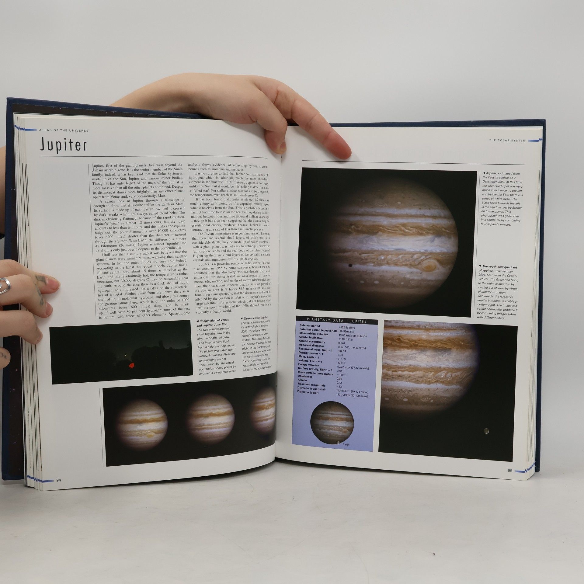 Patrick Moore Atlas of the Universe