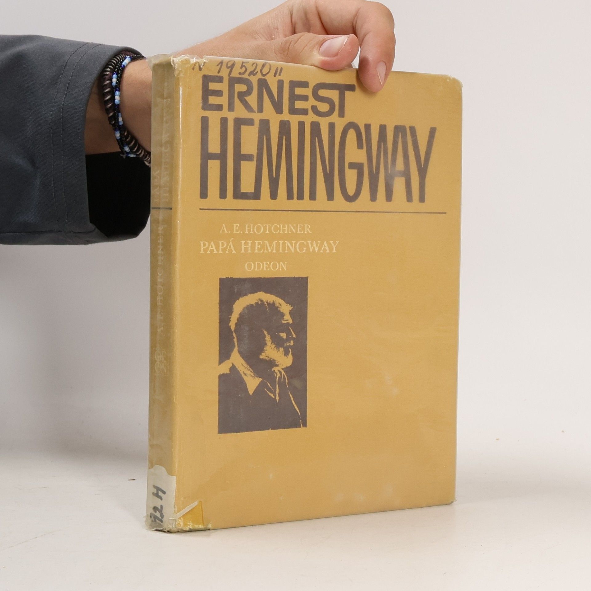 A. E. Hotchner Papá Hemingway. Osobní vzpomínky