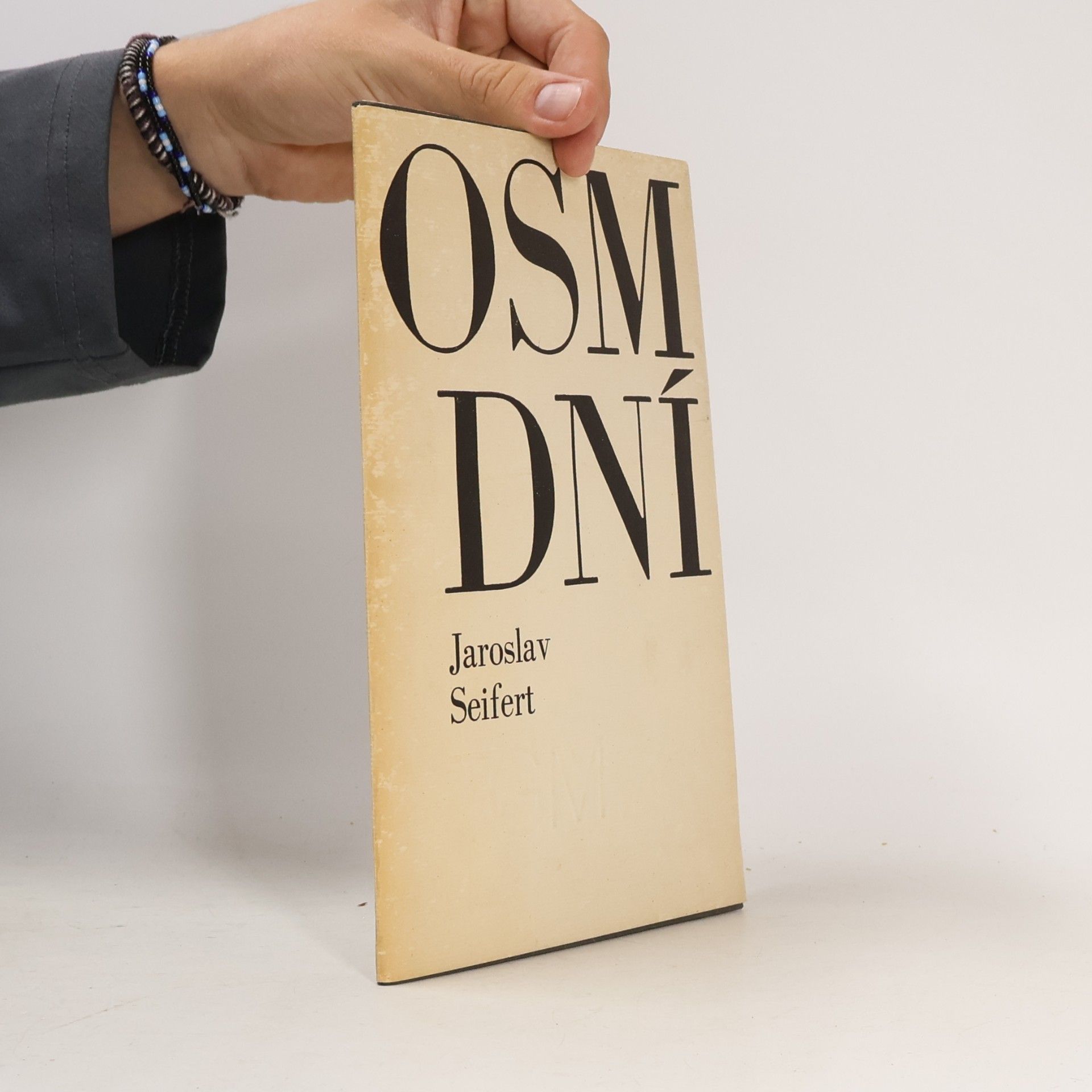 Osm dní