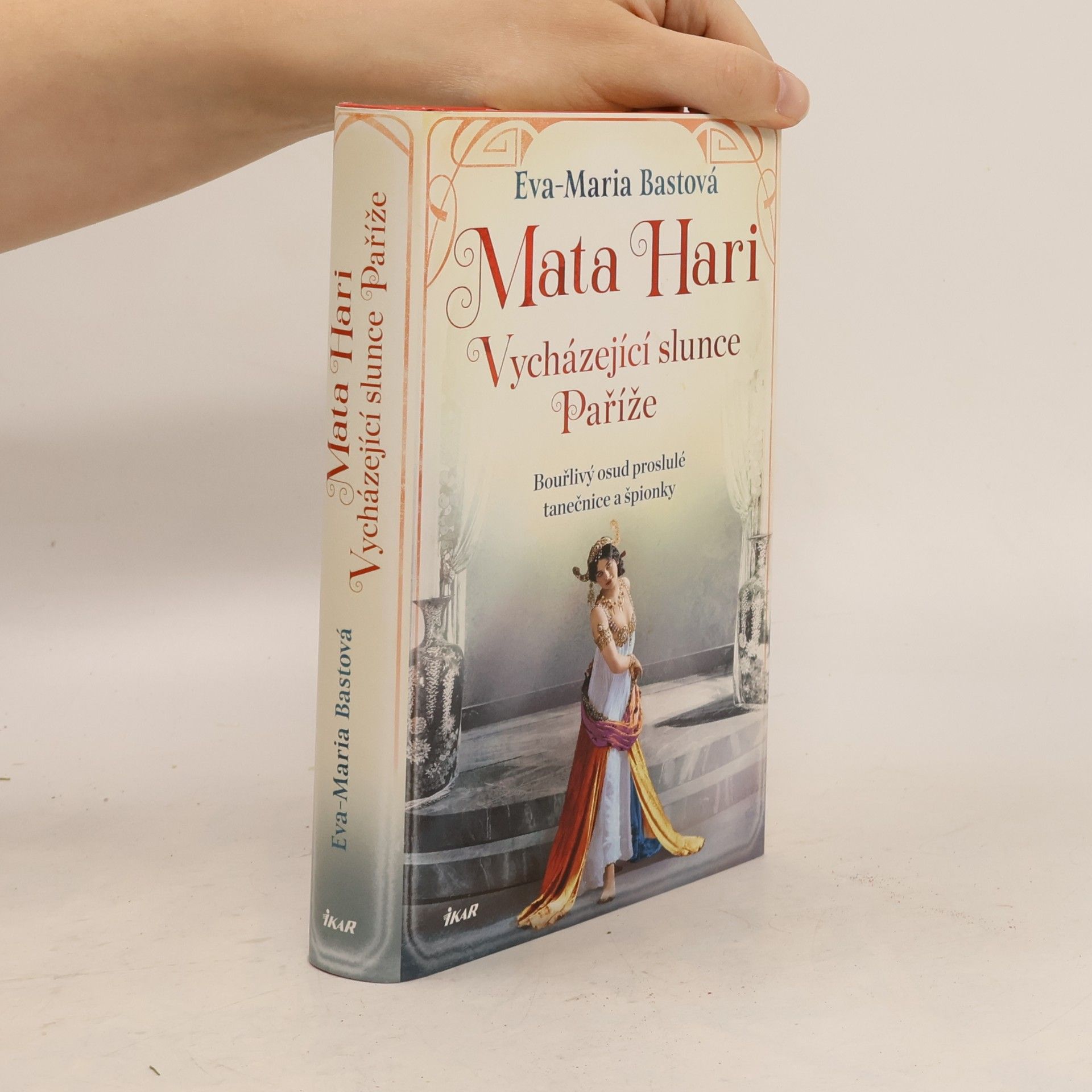 Mata Hari. vycházející slunce Paříže