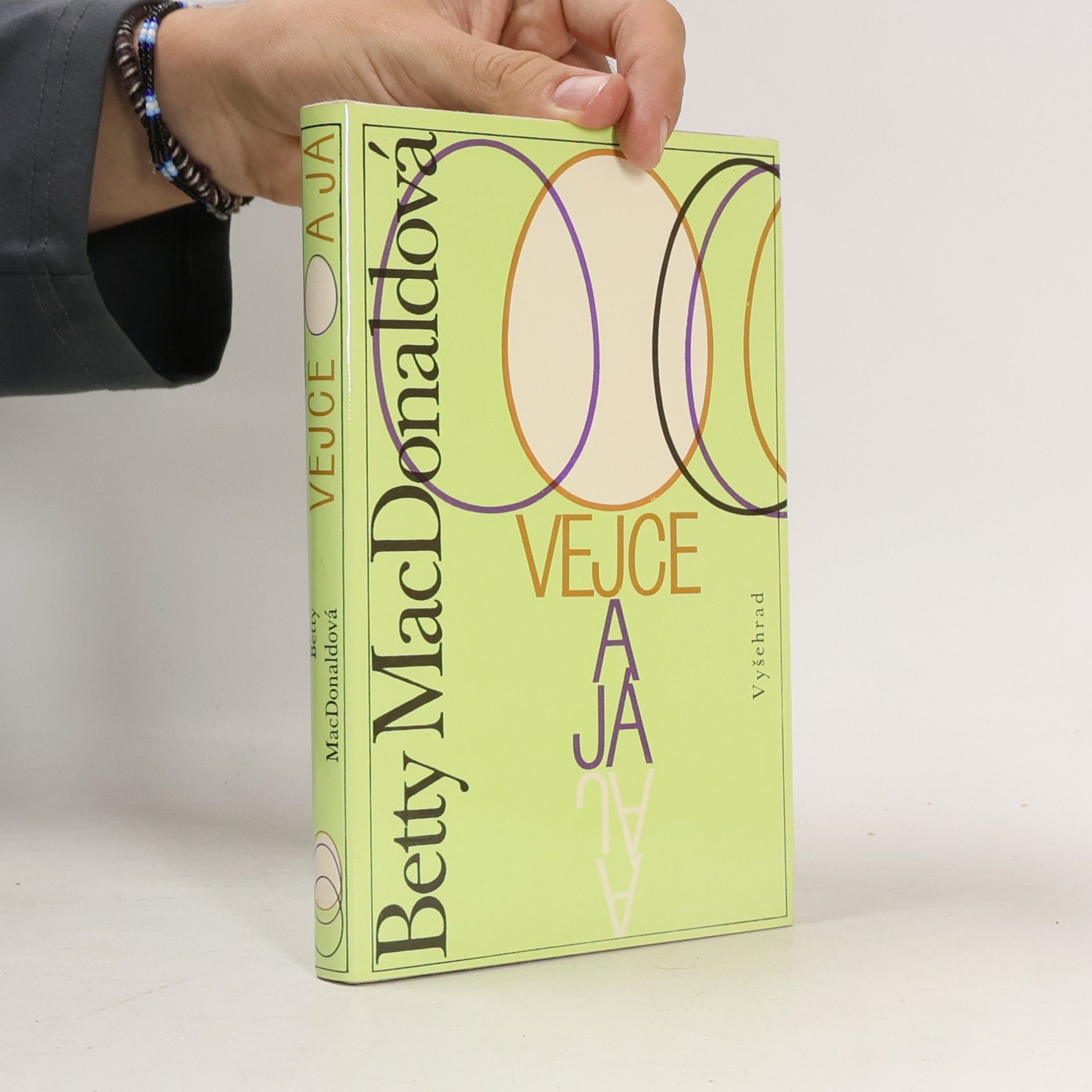 Betty MacDonald Vejce a já