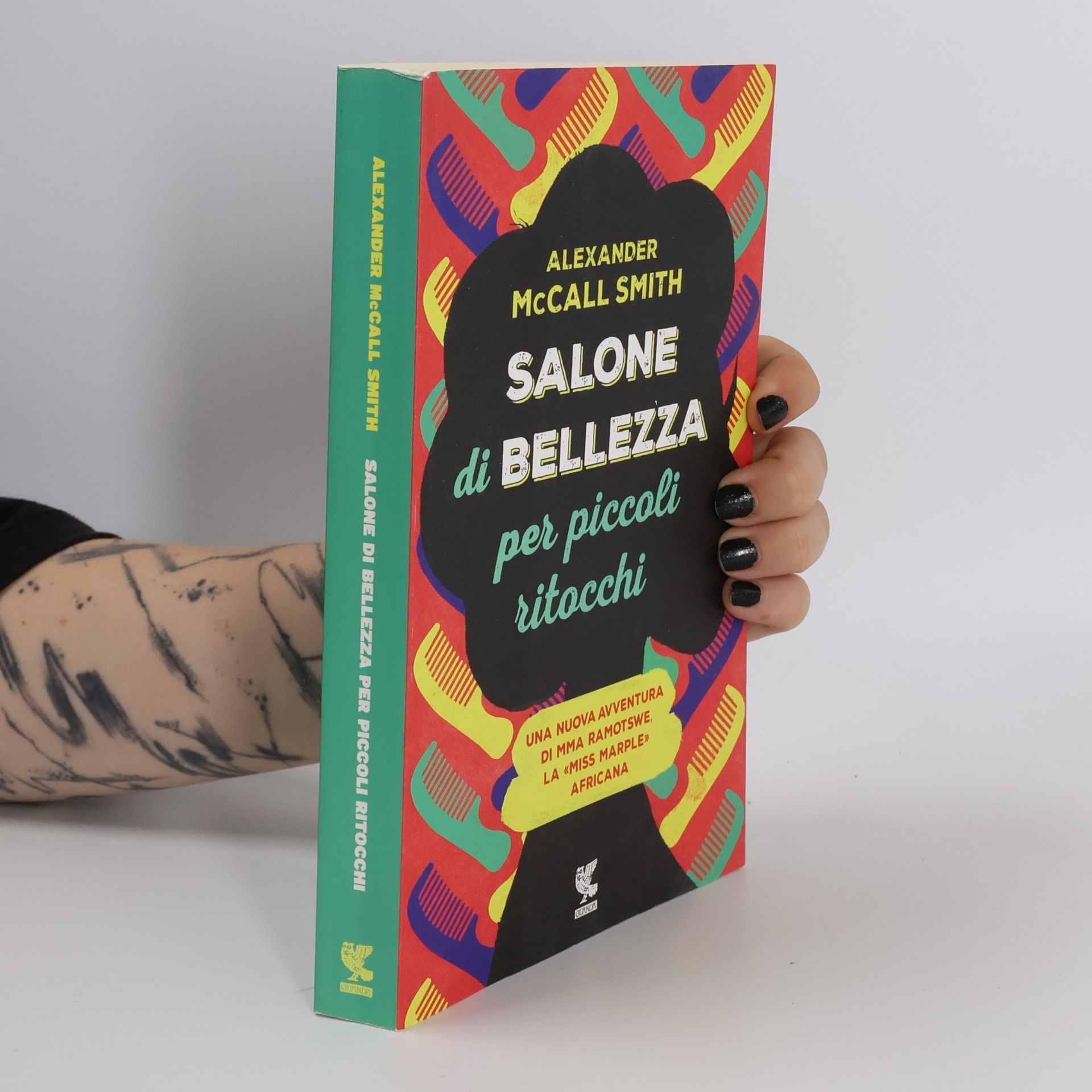 Alexander McCall Smith Salone di bellezza per piccoli ritocchi