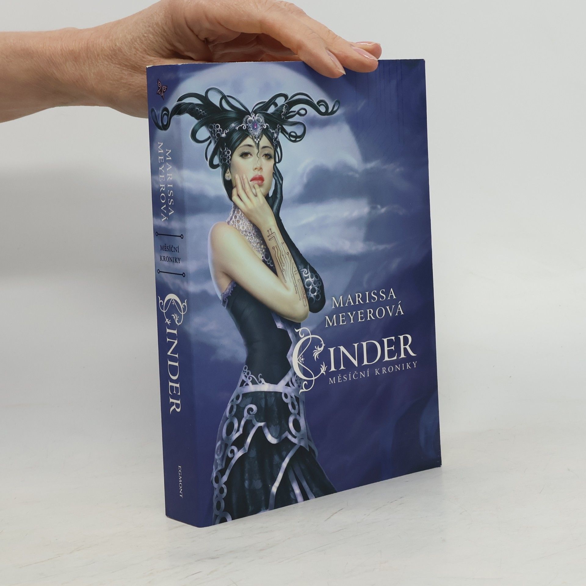 Marissa Meyer Měsíční kroniky - Cinder (1. díl série)