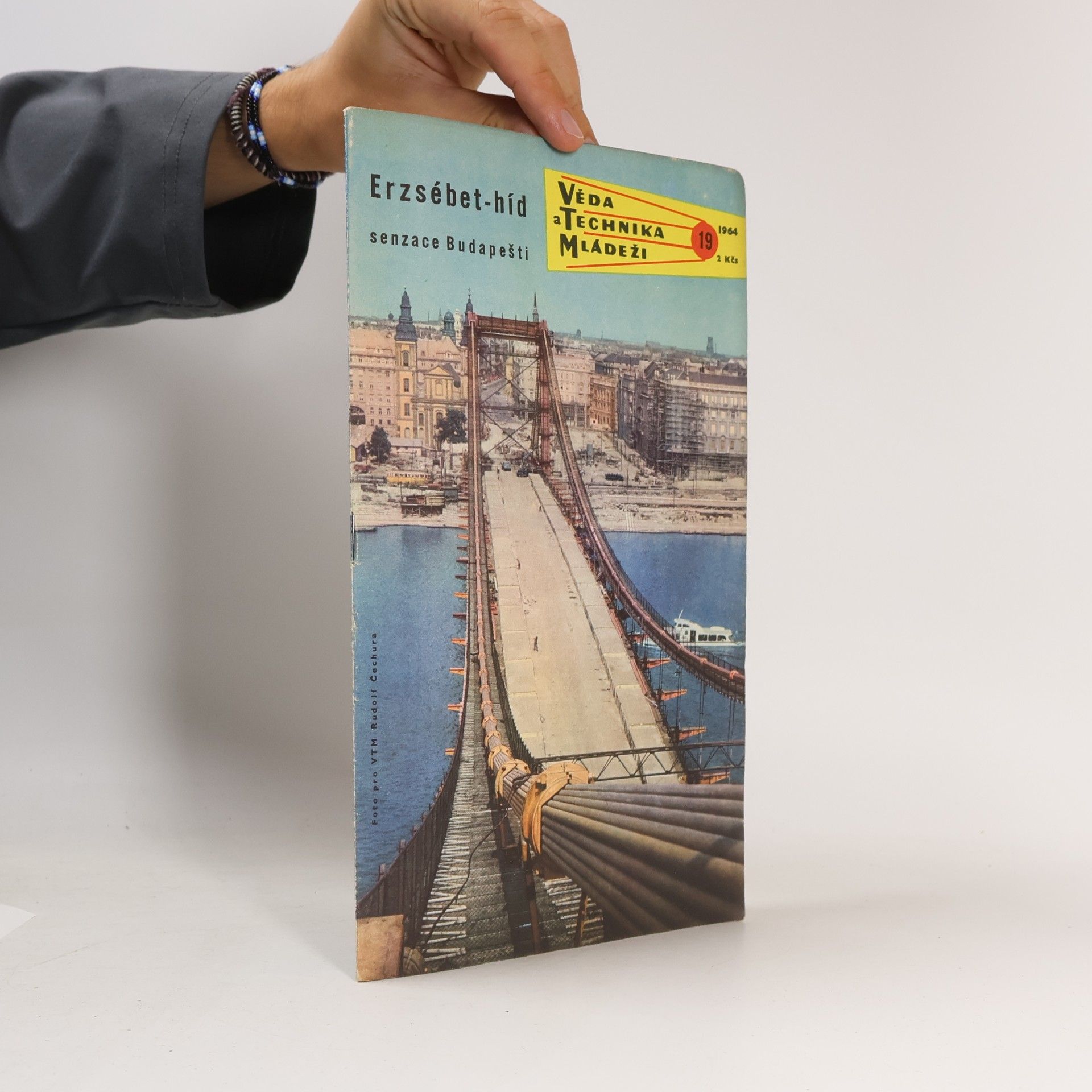 Autorenkollektiv Věda a technika mládeži 19/1964