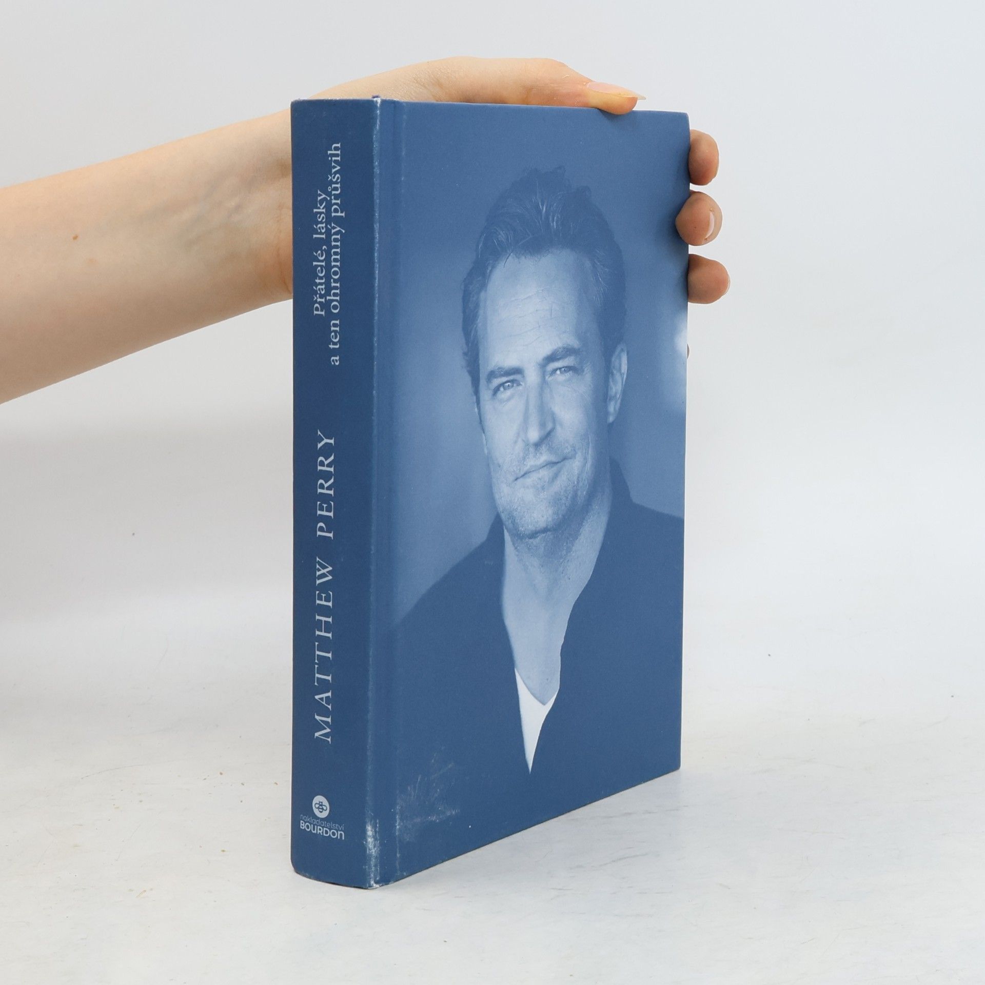 Matthew Perry Přátelé, lásky a ten ohromný průšvih